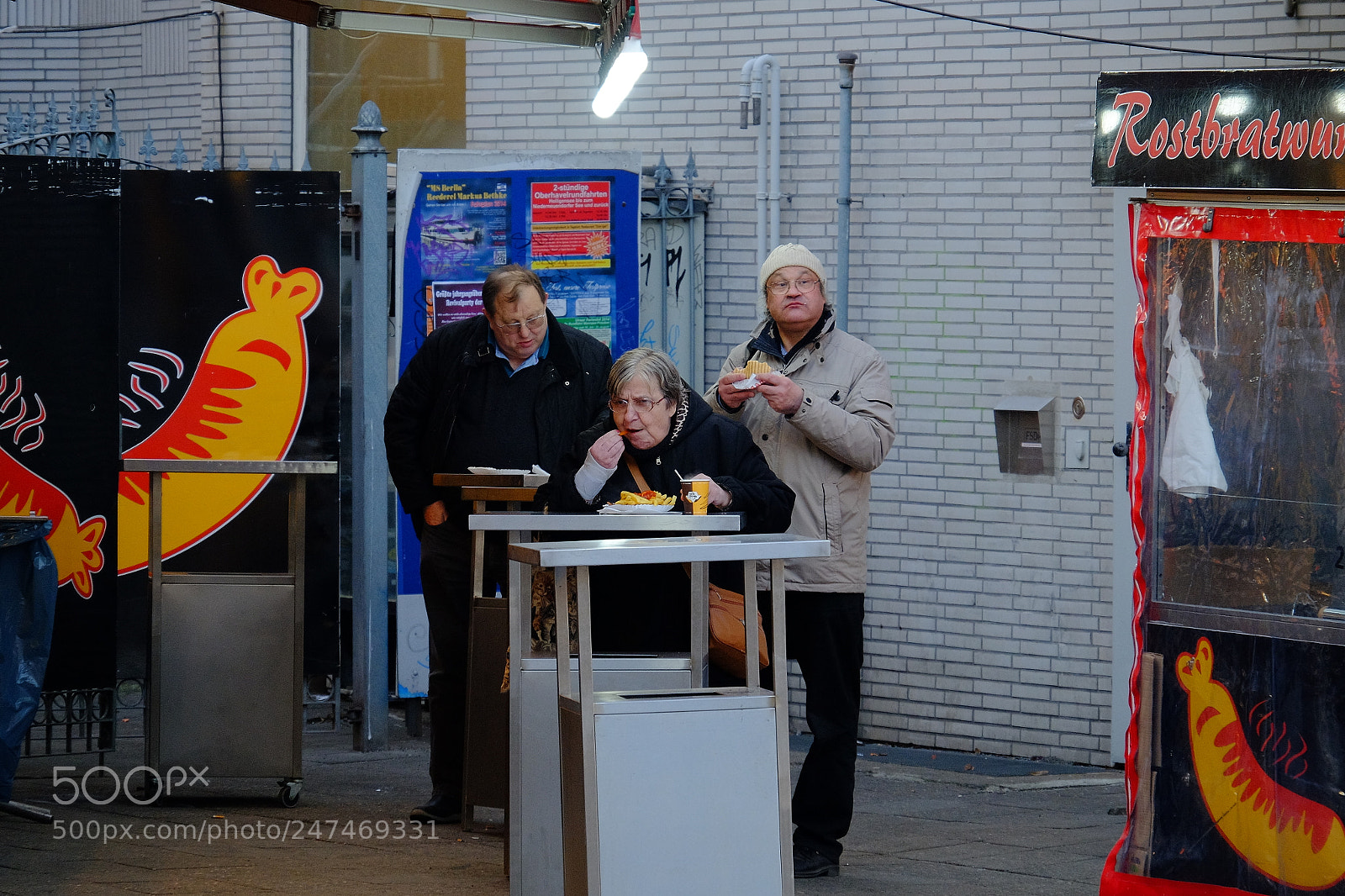 Fujifilm X-T1 sample photo. A curry-wurst szene photography