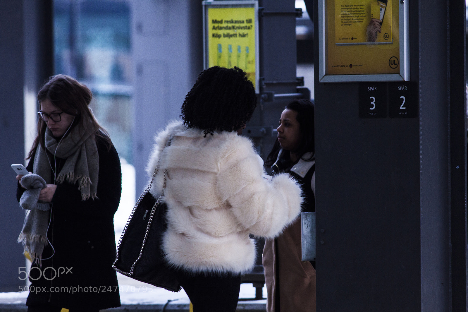 Canon EOS 50D sample photo. At the platform by photography