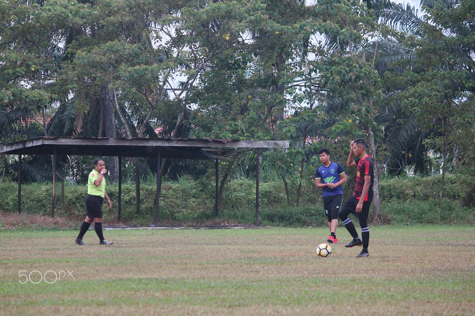 Canon EF-S 55-250mm F4-5.6 IS sample photo. Friendly match :- meru tengah fc v pineapple fc photography