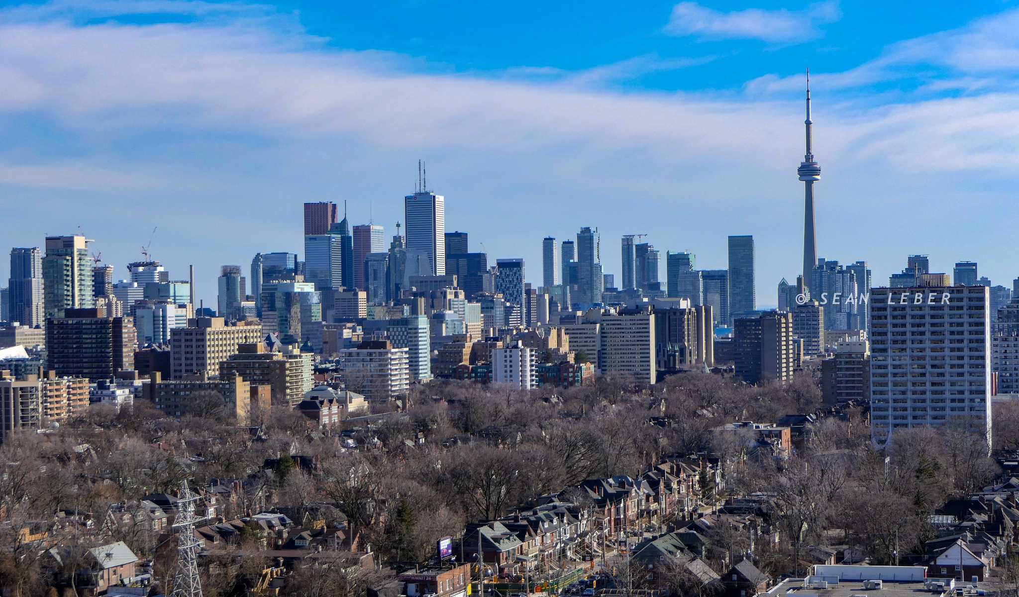 Panasonic Lumix DMC-FZ2500 (Lumix DMC-FZ2000) sample photo. Toronto skyline photography