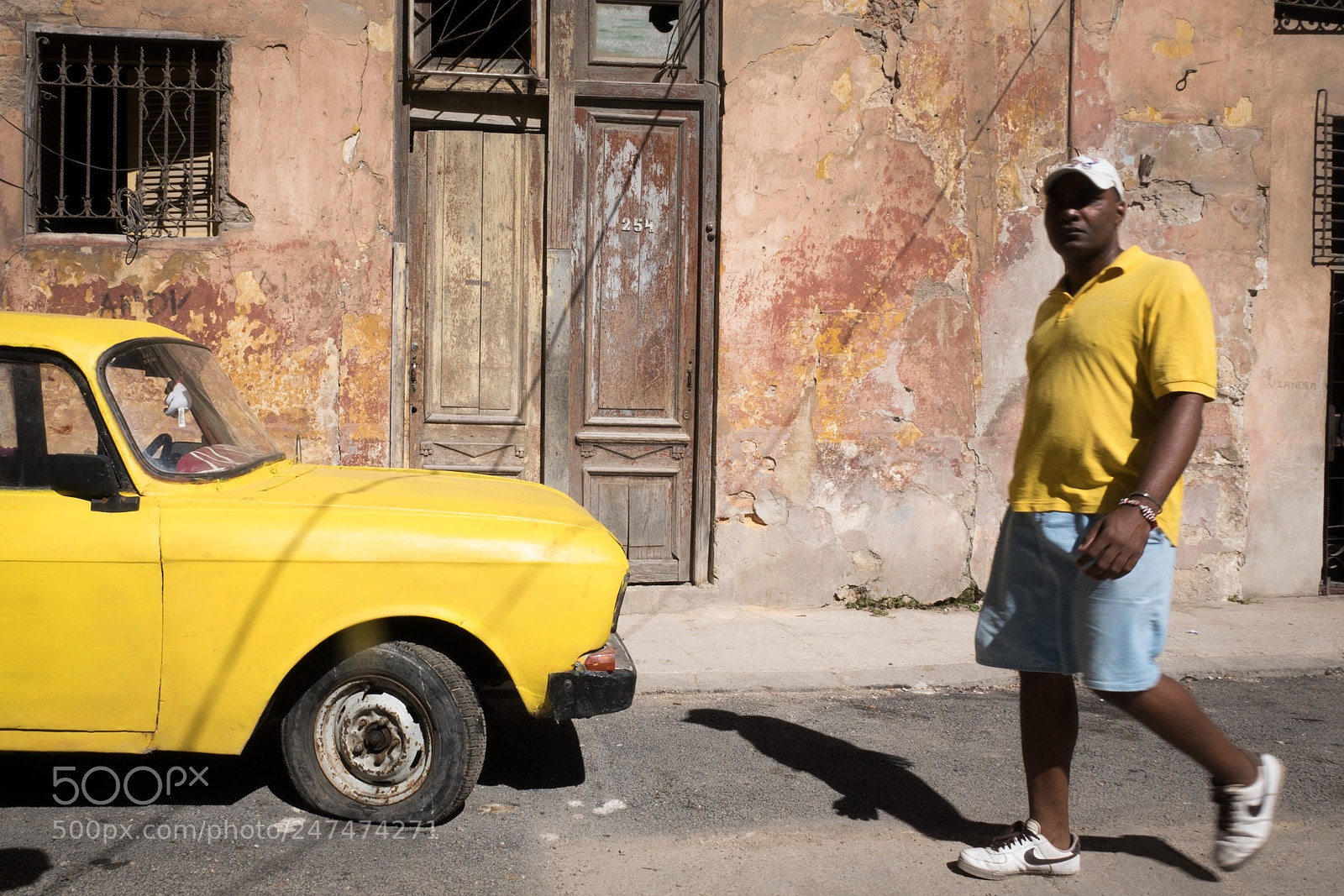 Panasonic Lumix DMC-GX85 (Lumix DMC-GX80 / Lumix DMC-GX7 Mark II) sample photo. Yellow lada photography