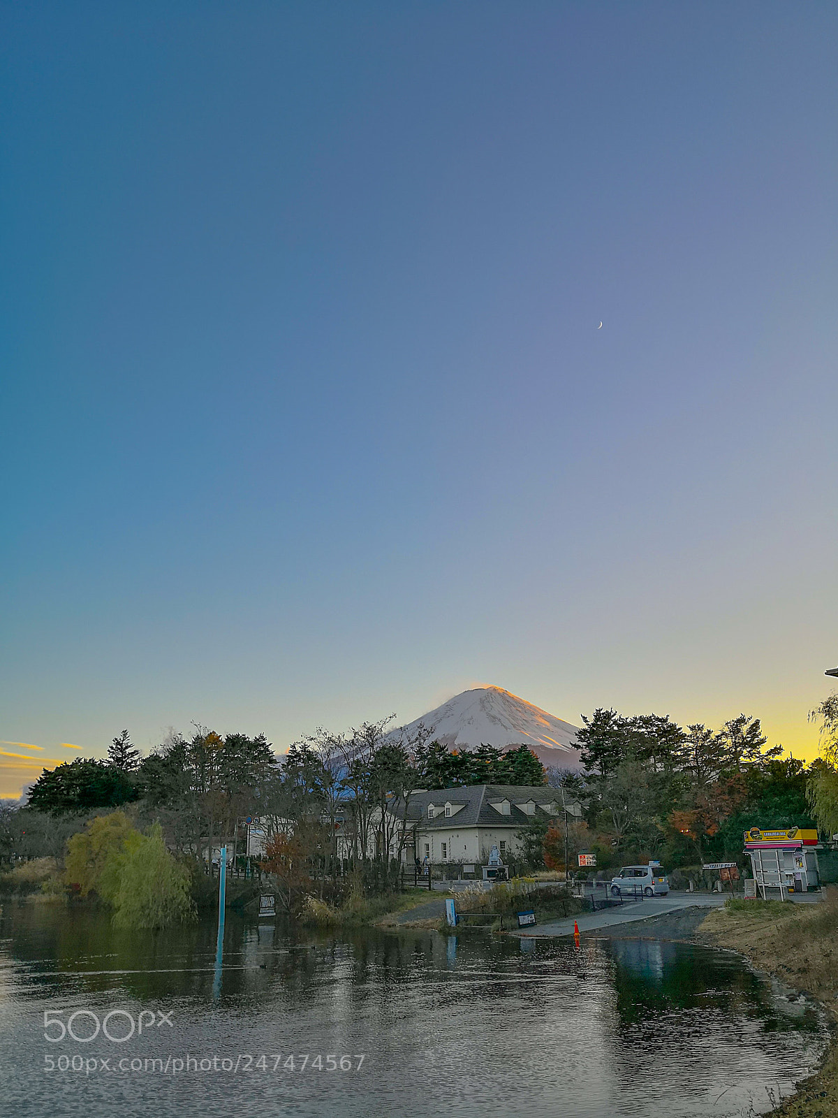 HUAWEI Mate 10 sample photo. Japan - golden moment photography