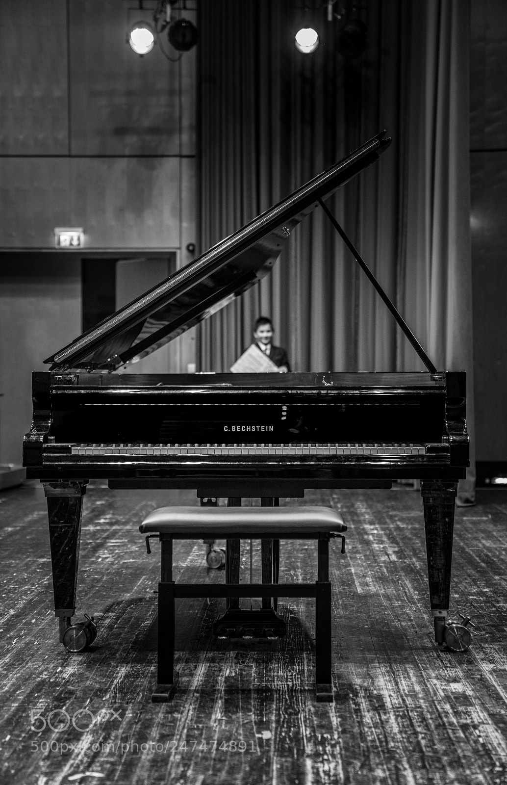 Sony a7R III sample photo. Ahead of the concert photography