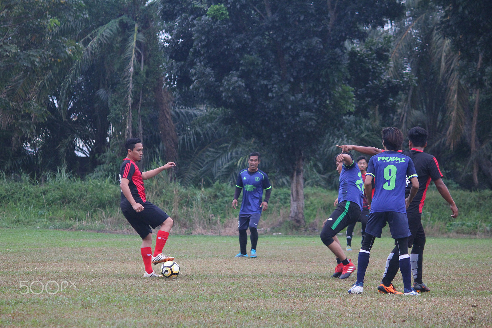 Canon EF-S 55-250mm F4-5.6 IS sample photo. Friendly match :- meru tengah fc v pineapple fc photography