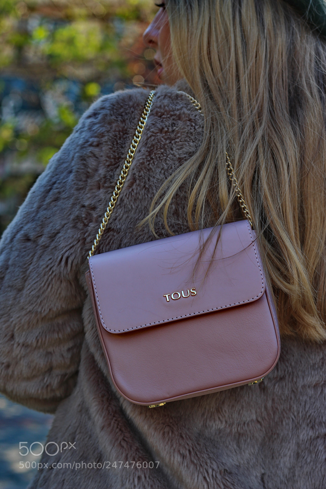 Canon EOS 700D (EOS Rebel T5i / EOS Kiss X7i) + Canon EF 50mm F1.8 STM sample photo. Bag presentation photography