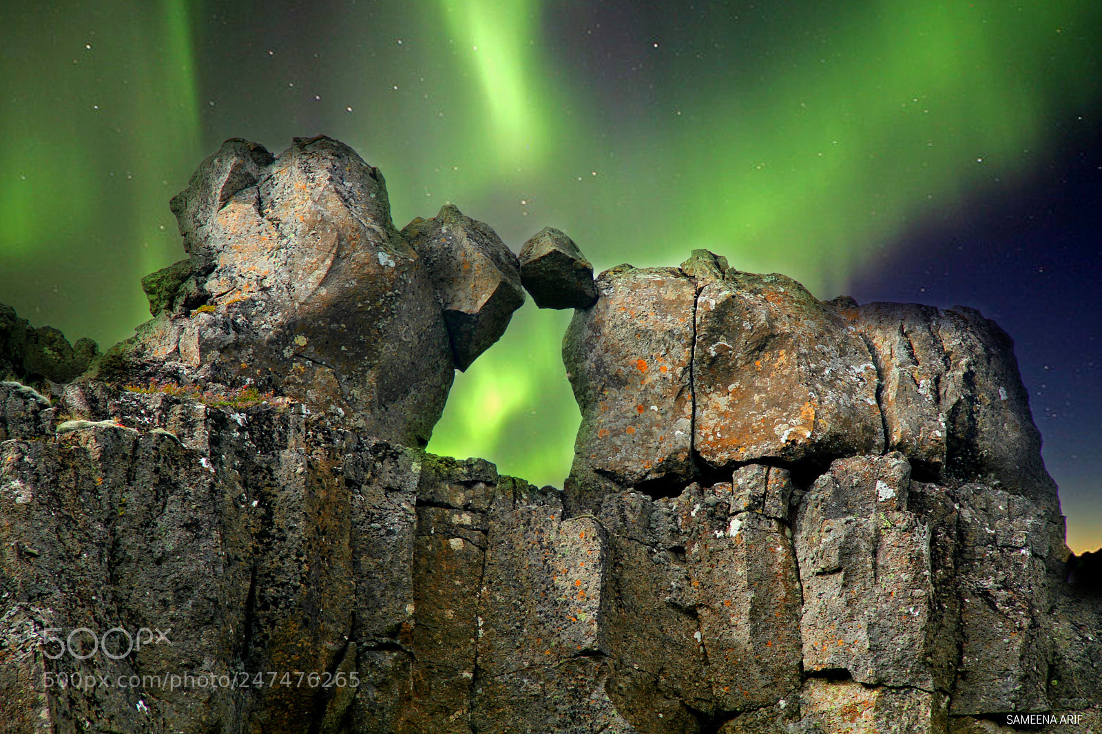 Canon EF-S 18-135mm F3.5-5.6 IS sample photo. Two trolls kissing at photography