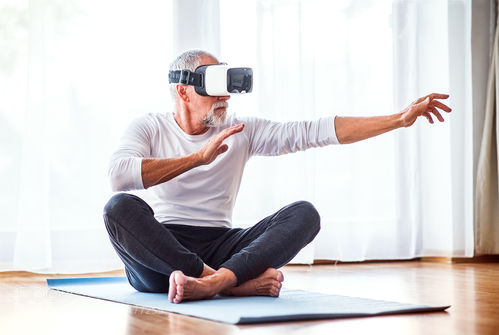 Nikon D5 sample photo. Senior man with vr photography