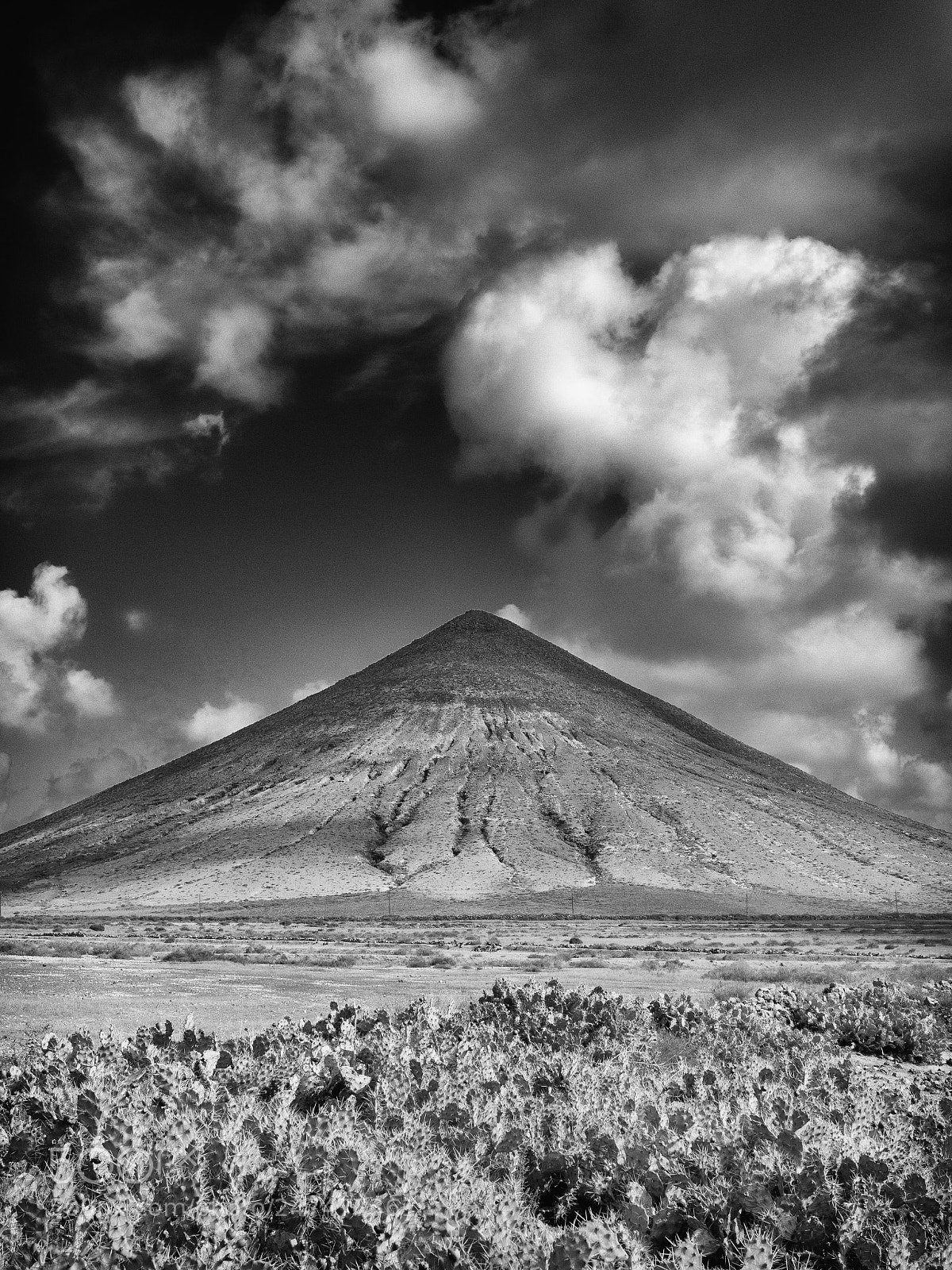 Panasonic Lumix DC-G9 sample photo. Volcano photography