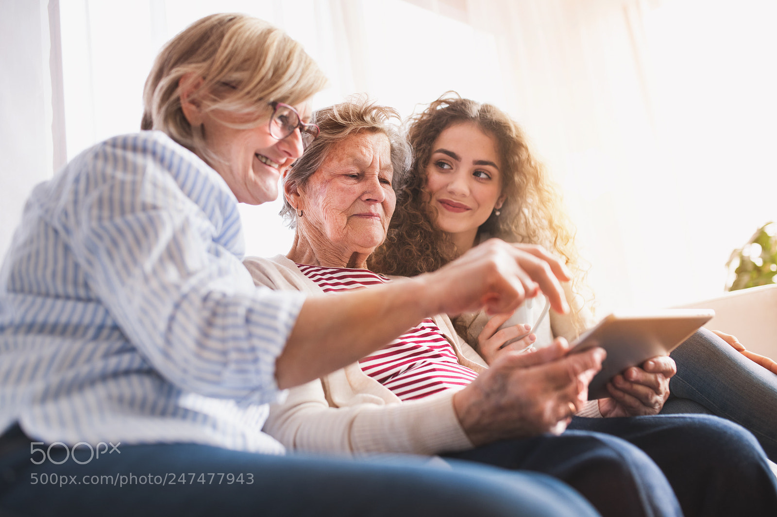 Nikon D5 sample photo. A teenage girl, mother photography