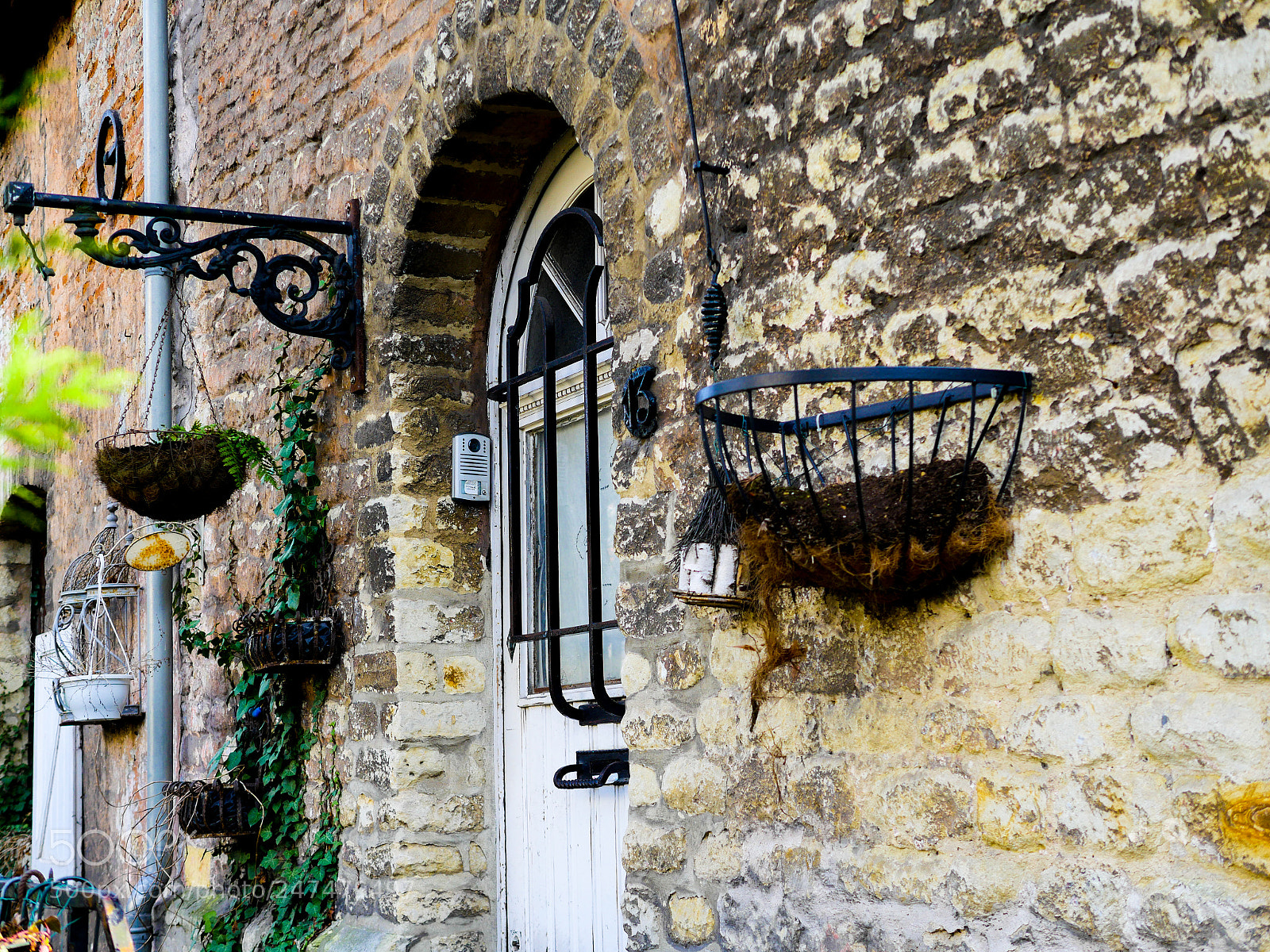 Panasonic Lumix DMC-GX8 sample photo. Closed door in the photography