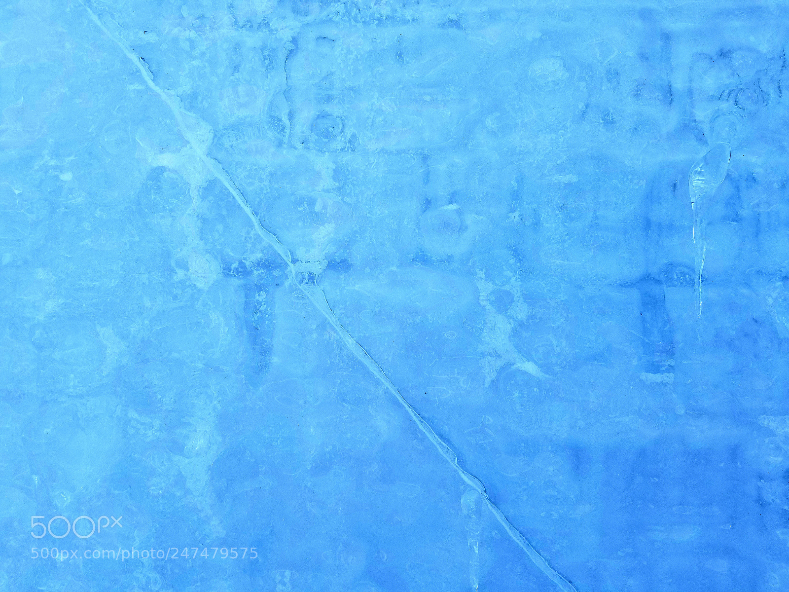 Samsung Galaxy S8+ sample photo. Blue ice on wall photography