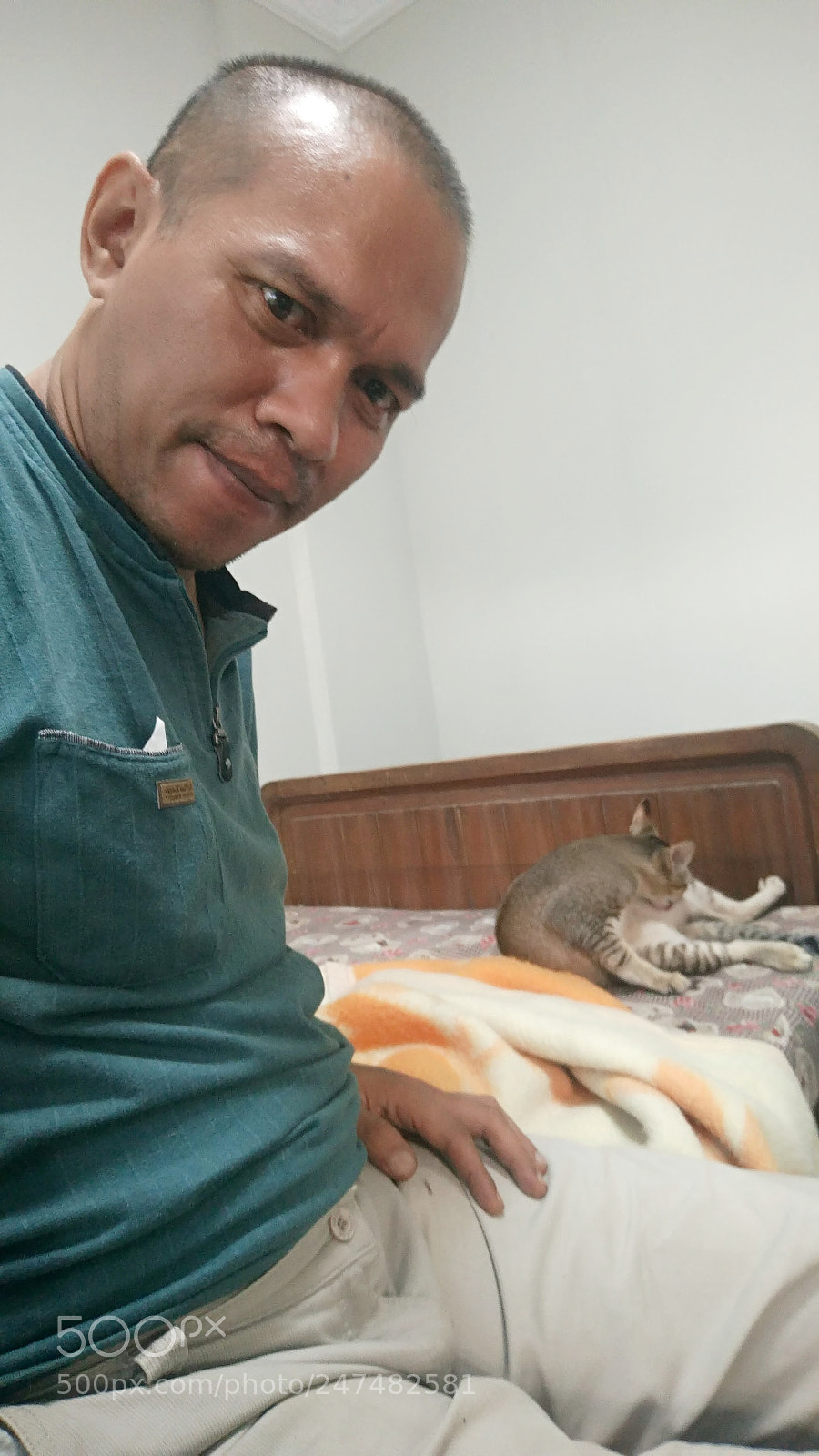Xiaomi MI 5 sample photo. Cat and me. photography