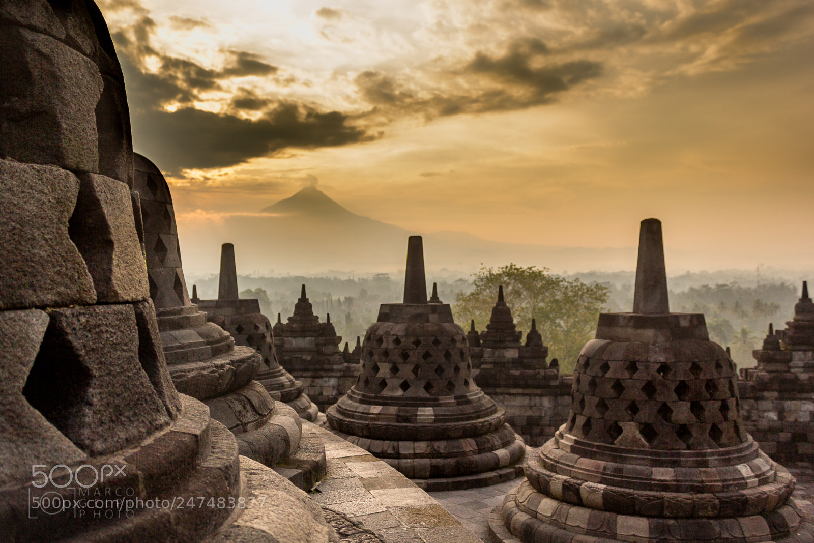 Canon EOS 60D sample photo. Temple sunrise photography
