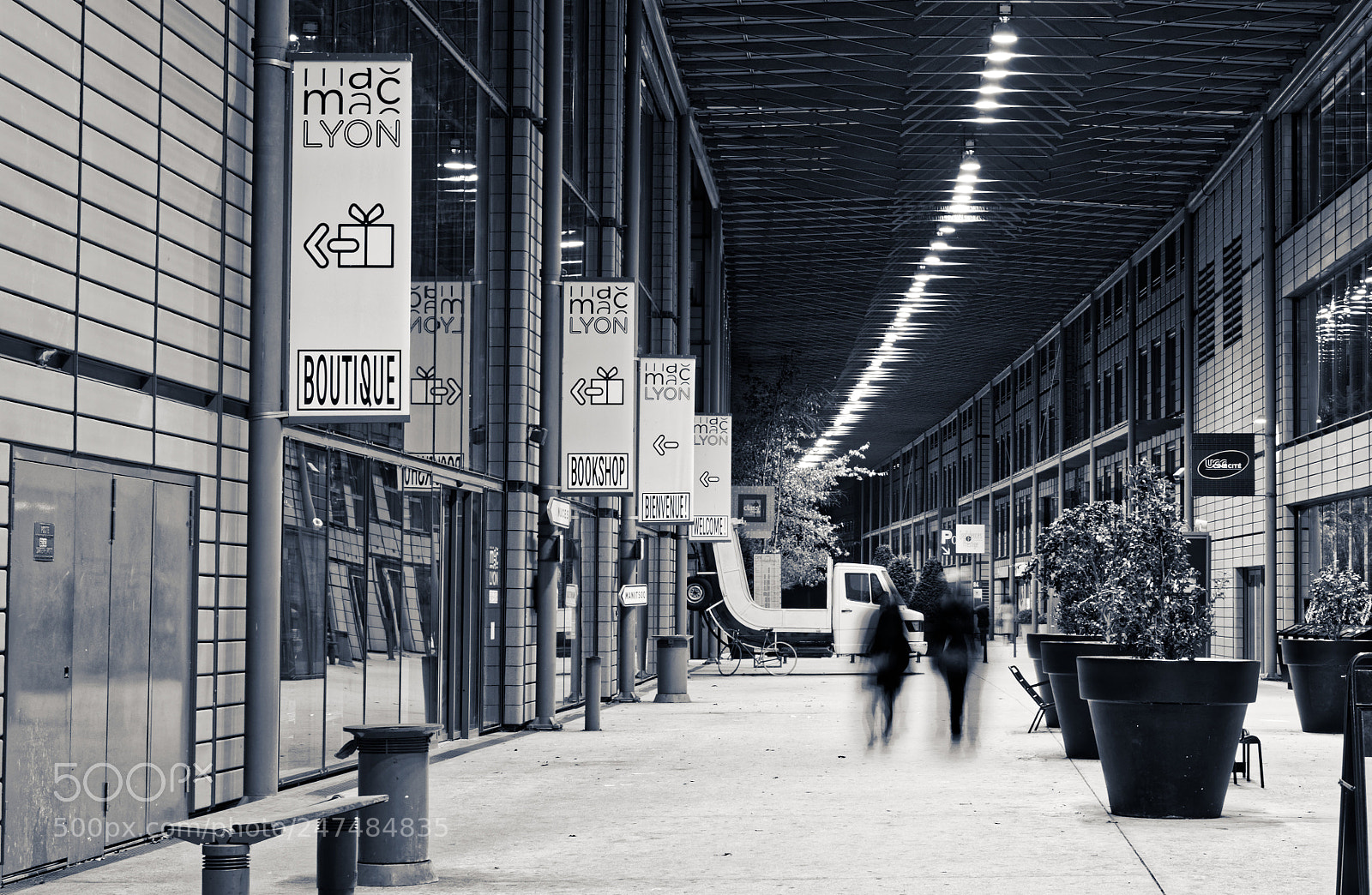 Canon EOS 80D sample photo. Ghostery night - lyon photography