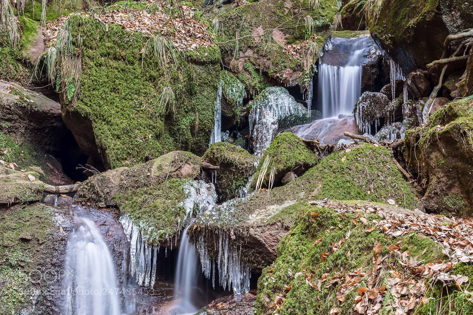 Nikon D7100 sample photo. Eiszapfen im gurgelnden ewigbacht photography