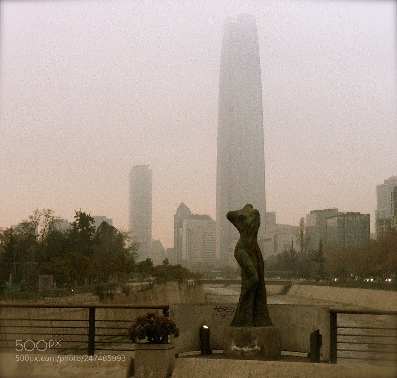 Apple iPhone 4 sample photo. Santiago de chile rio photography