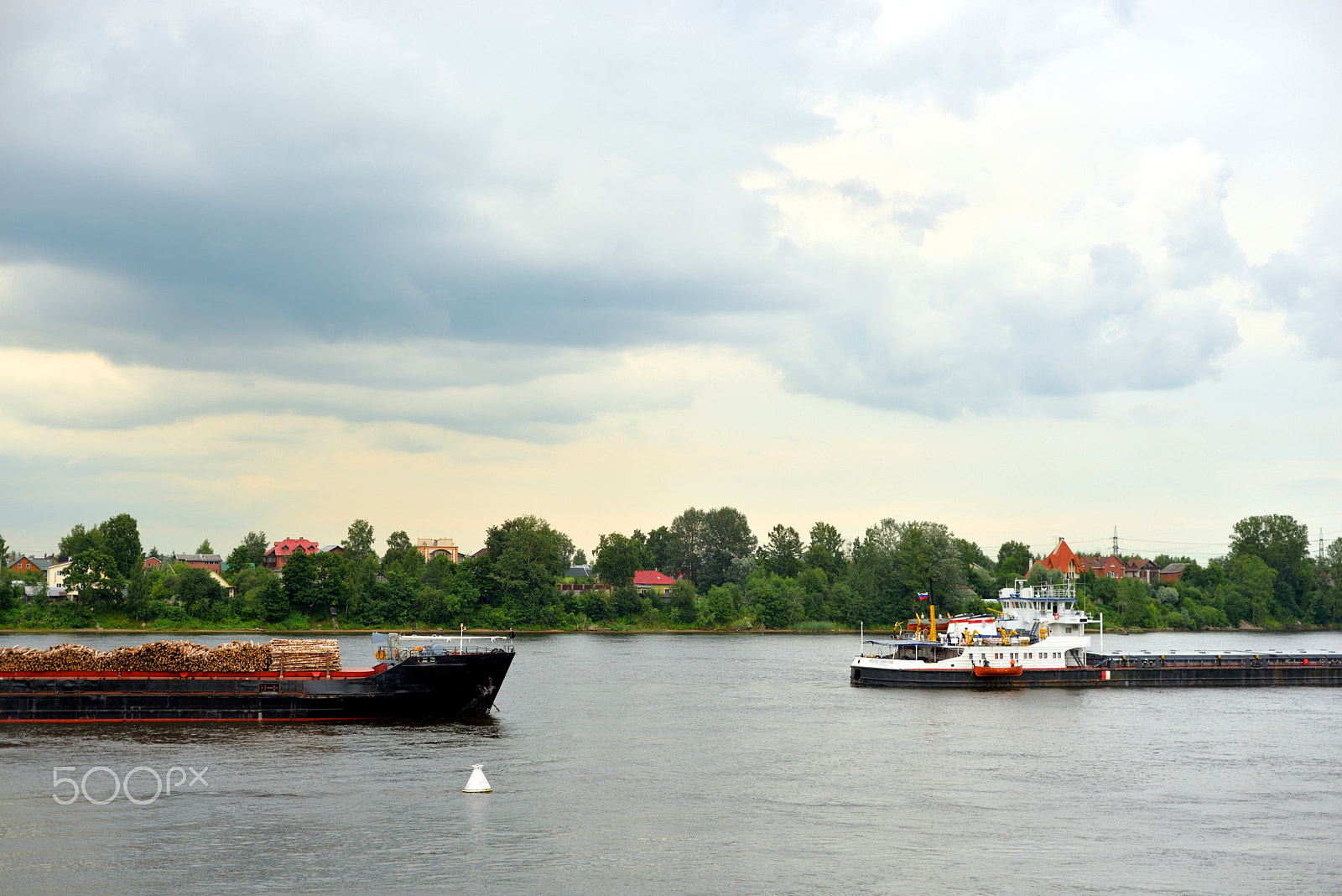 Nikon D610 + Nikon AF Nikkor 50mm F1.8D sample photo. Cargo ship on the neva river. photography