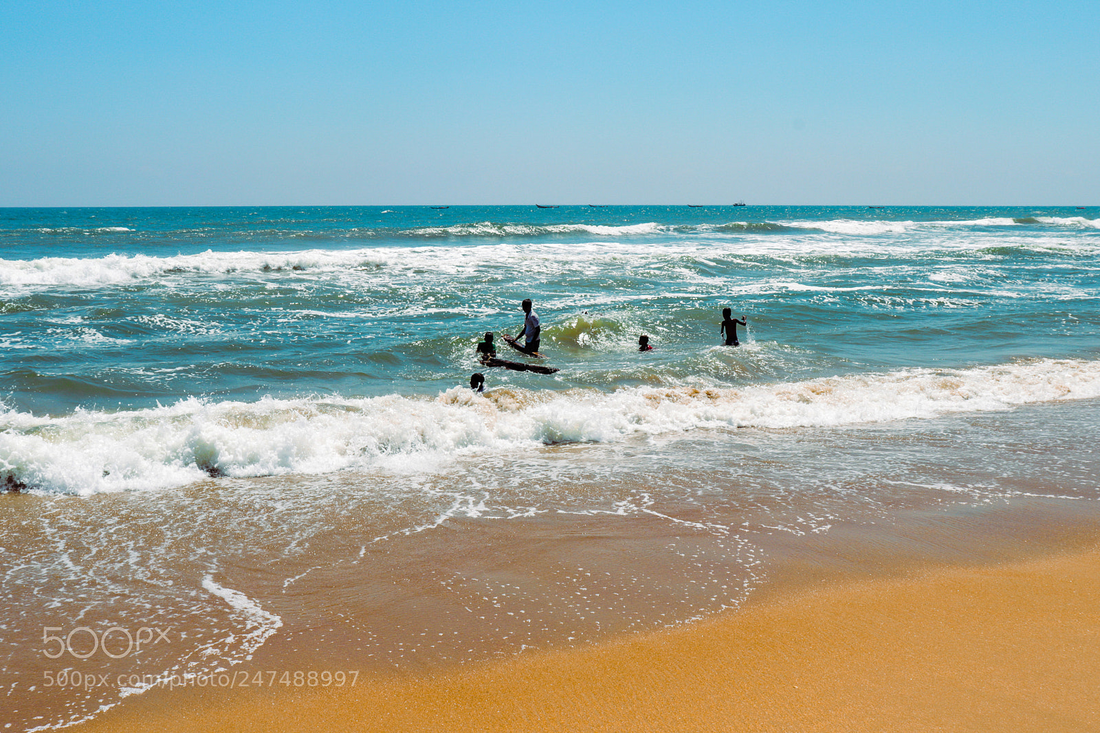 Canon EOS 200D (EOS Rebel SL2 / EOS Kiss X9) sample photo. Wave riding photography
