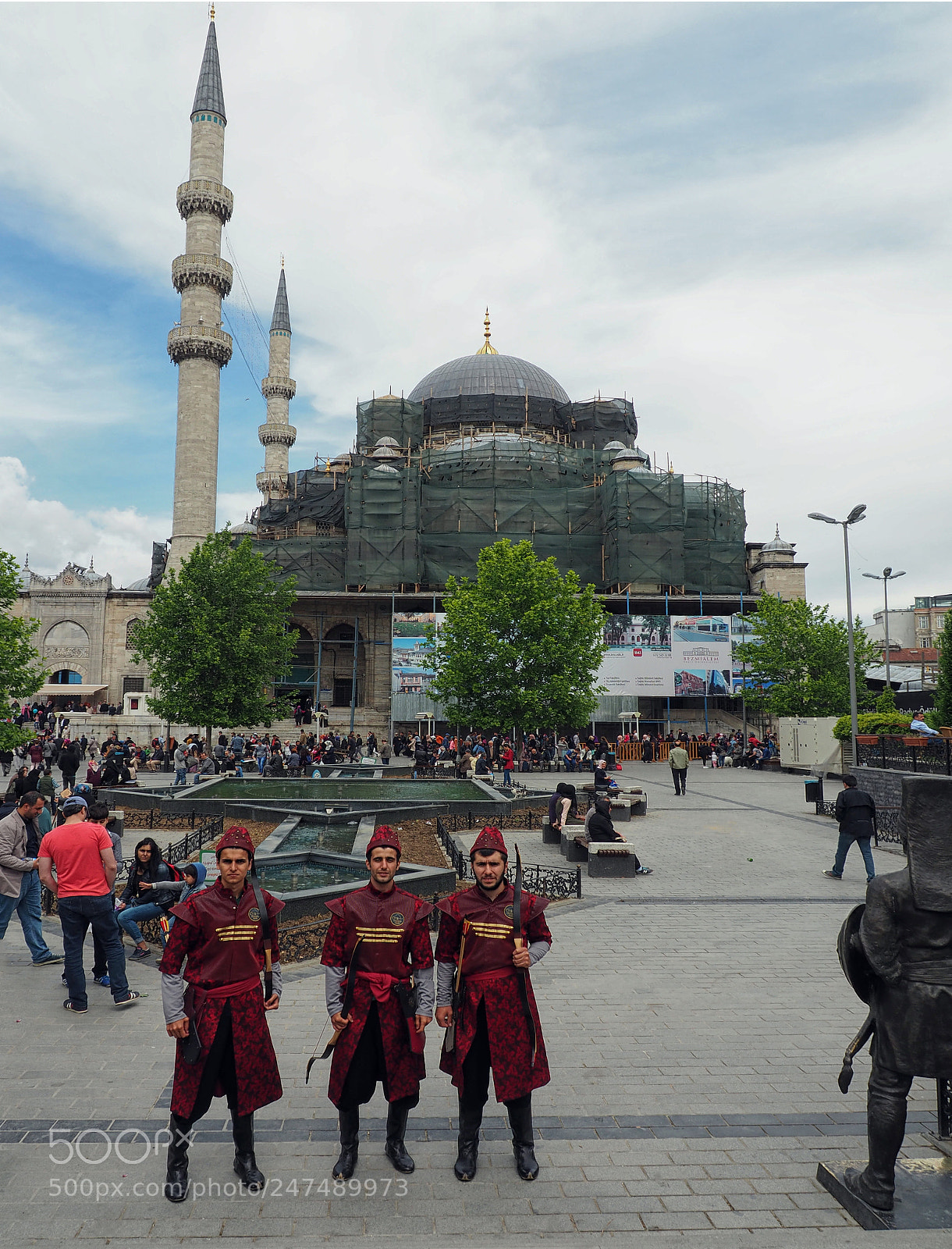 Olympus OM-D E-M5 II sample photo. Emin n -yeni camii-t photography
