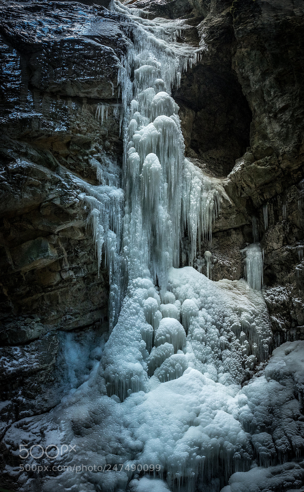 Olympus OM-D E-M5 II sample photo. Ice photography