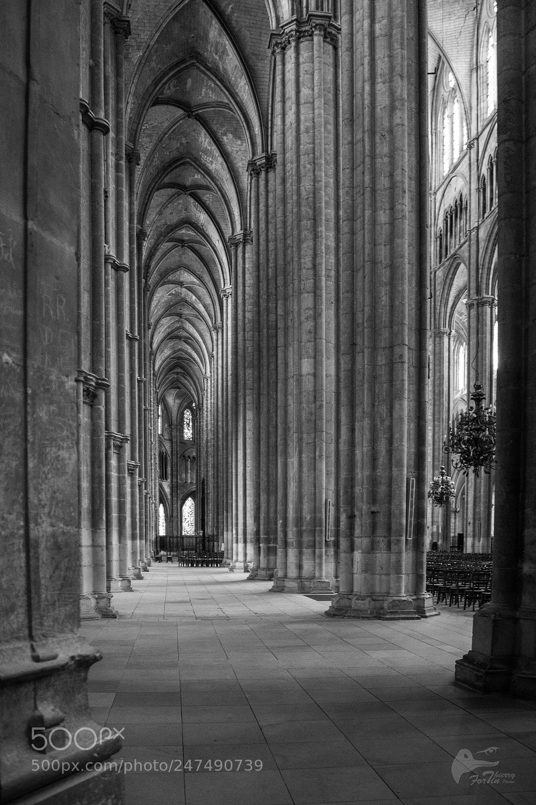 Canon EOS 700D (EOS Rebel T5i / EOS Kiss X7i) sample photo. Bourges cathédrale photography