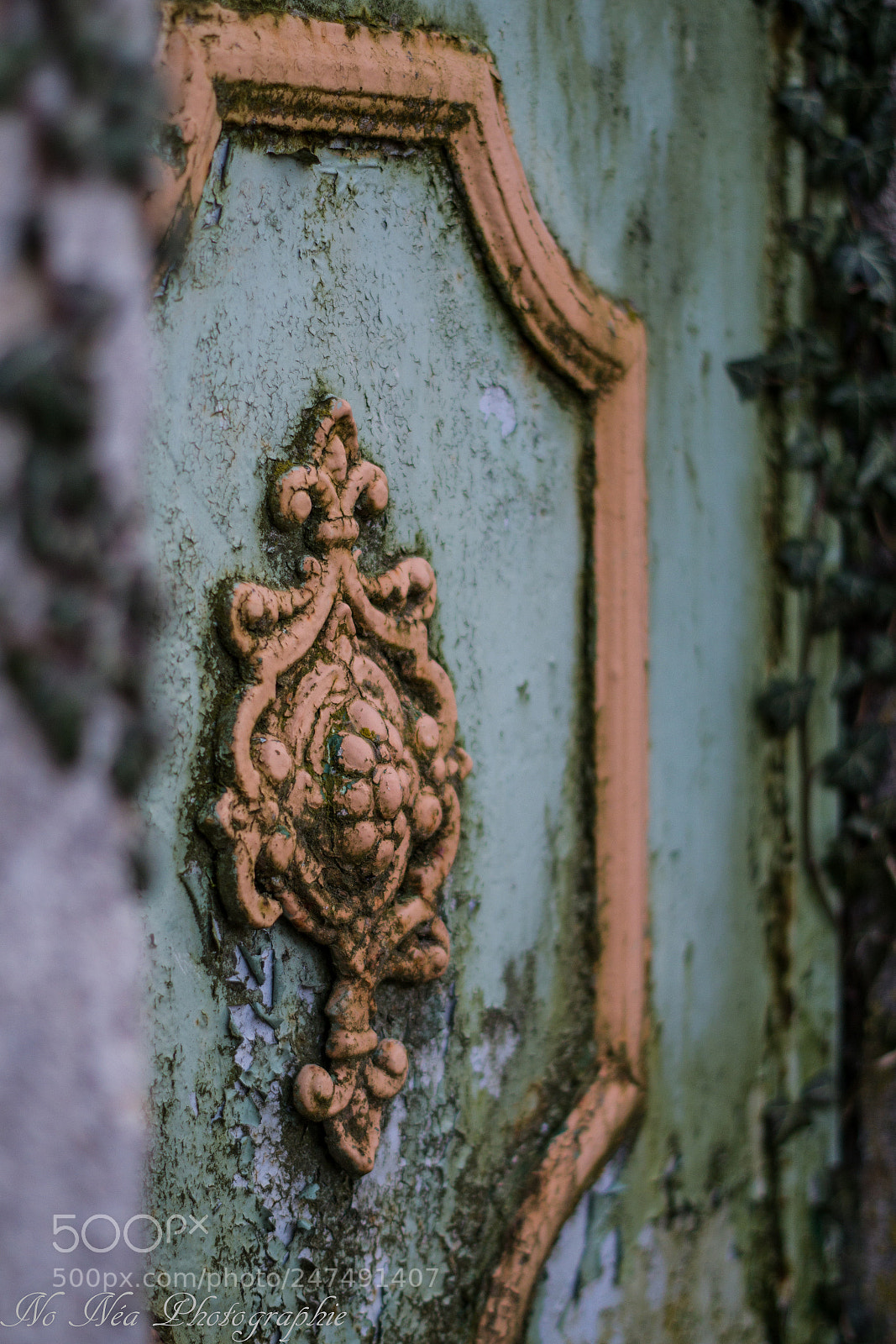 Pentax K-S2 sample photo. Ancient door photography
