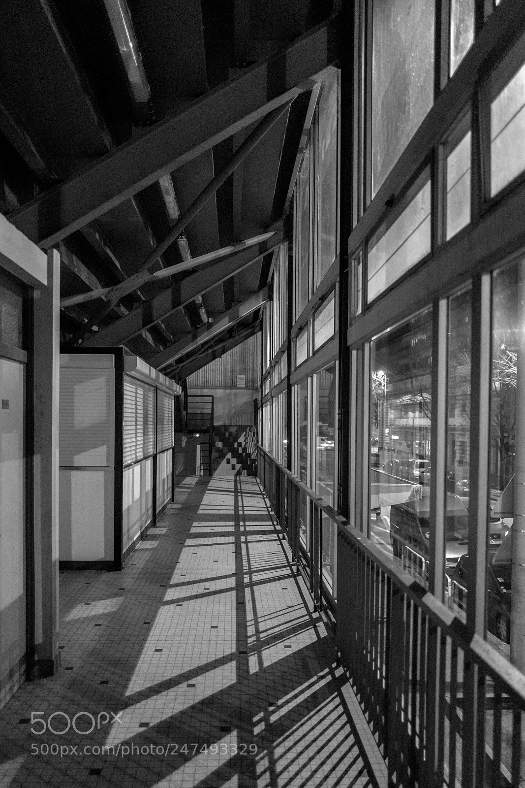 Leica Q (Typ 116) sample photo. Geometric jean jaurès photography