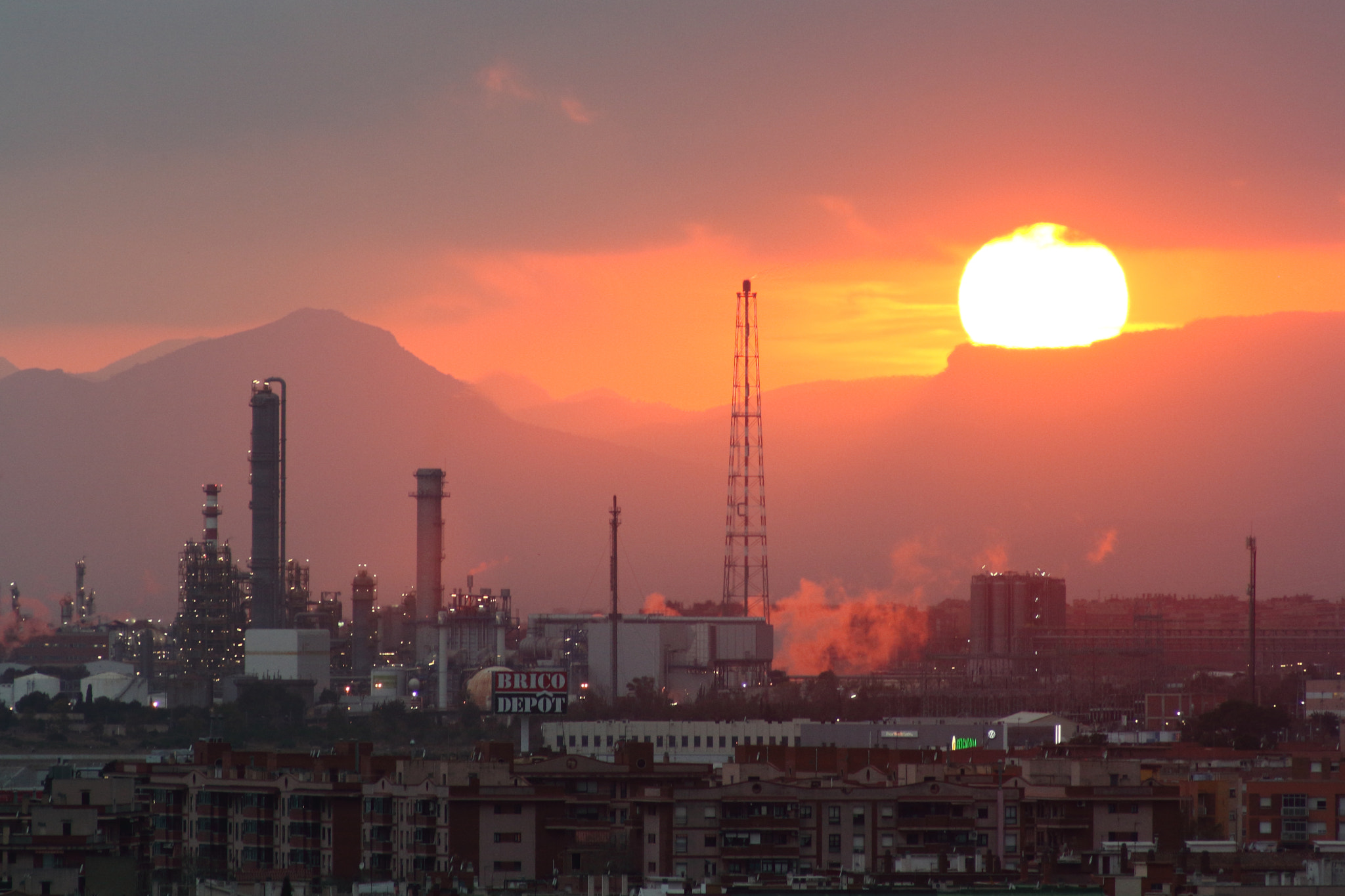 Canon EOS 1000D (EOS Digital Rebel XS / EOS Kiss F) sample photo. Industrial sunset photography