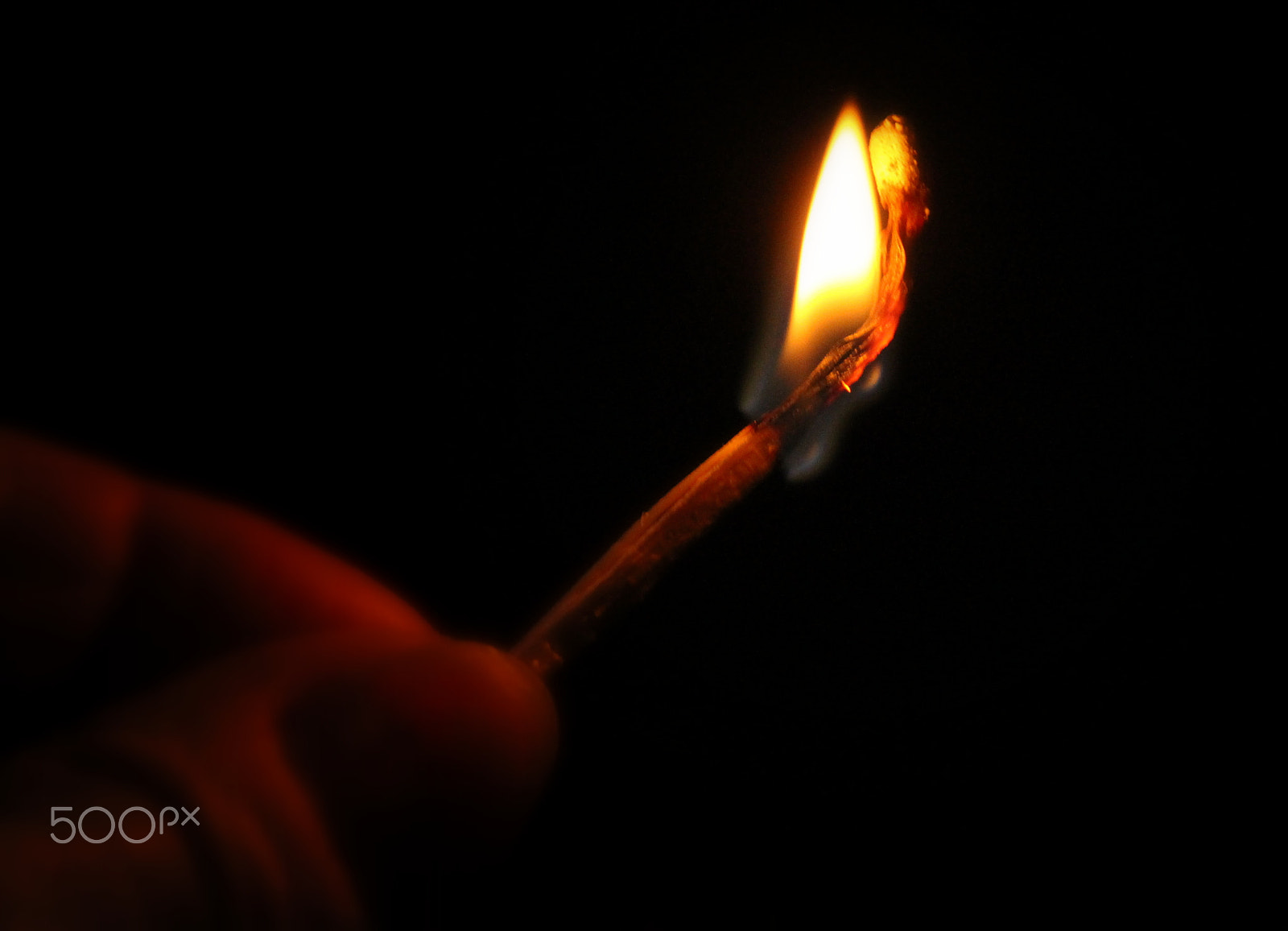 Sigma 18-250mm F3.5-6.3 DC OS HSM sample photo. Allumer le feu... photography