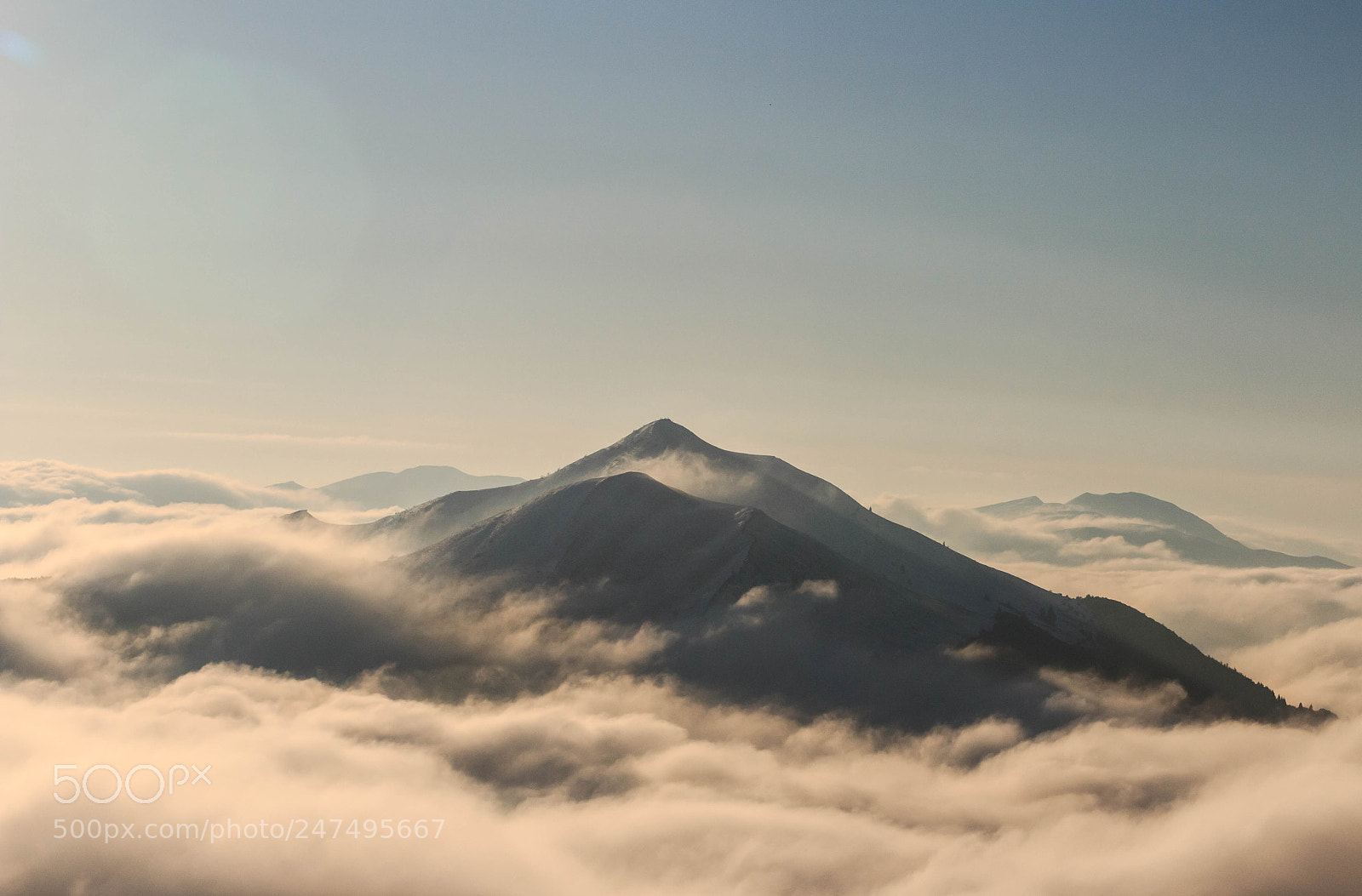 Canon EOS 600D (Rebel EOS T3i / EOS Kiss X5) sample photo. Sunrise in bieszczady photography