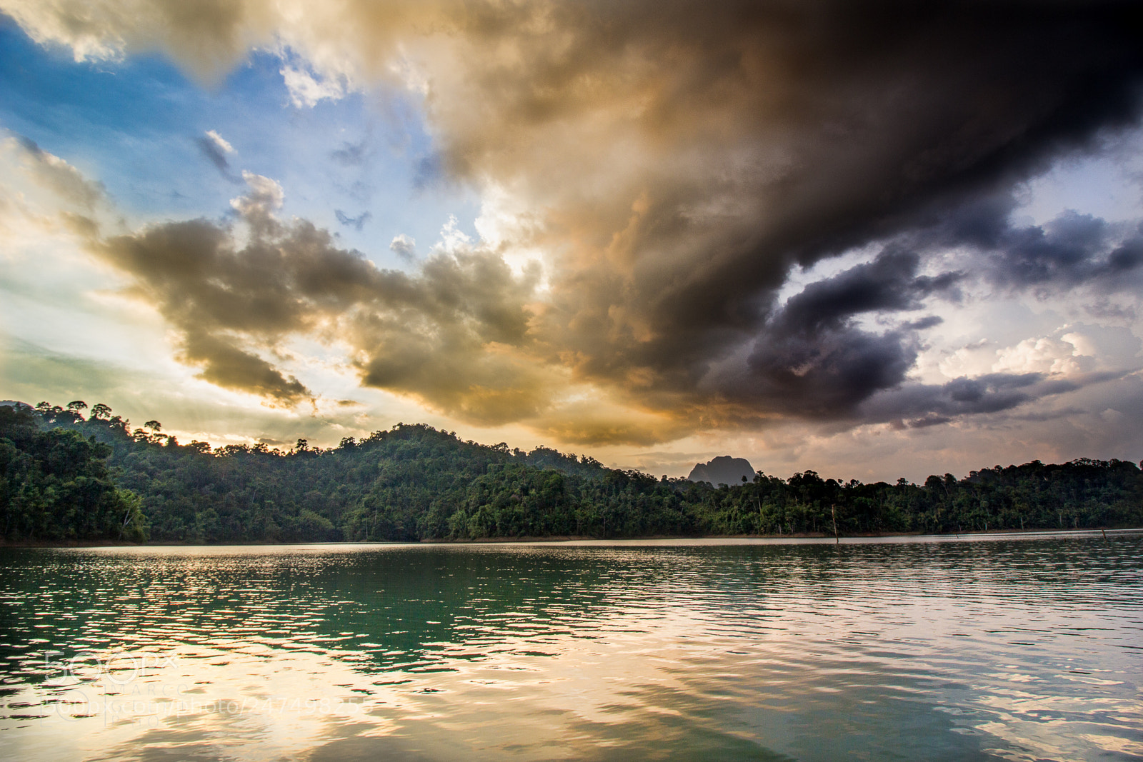 Canon EOS 60D sample photo. Clouds on the horizon photography