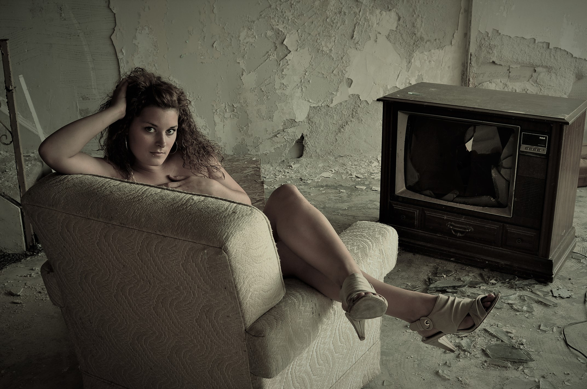AF Zoom-Nikkor 28-80mm f/3.3-5.6G sample photo. Do you think that i should take my shoes off? photography