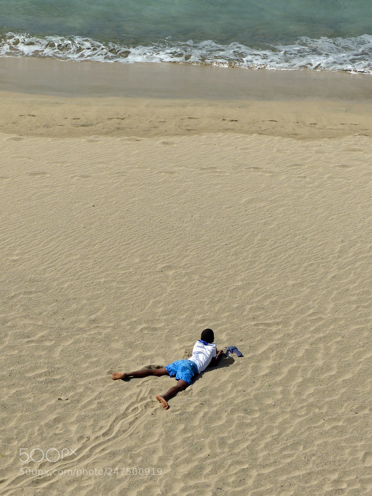 Panasonic Lumix DMC-FZ200 sample photo. On the beach at photography