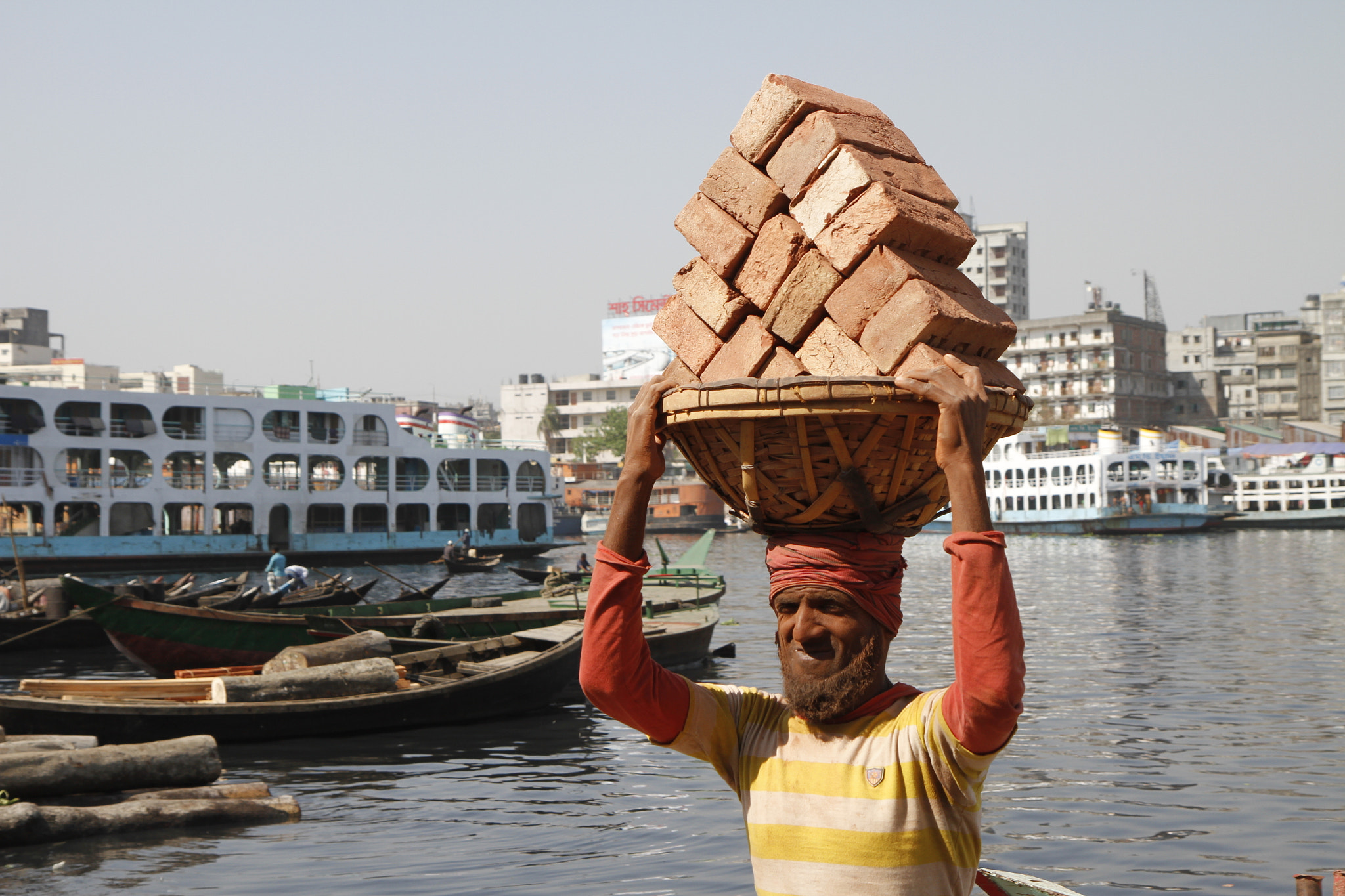 Canon EF-S 17-55mm F2.8 IS USM sample photo. Brick carrier, dhaka, bangladesh photography