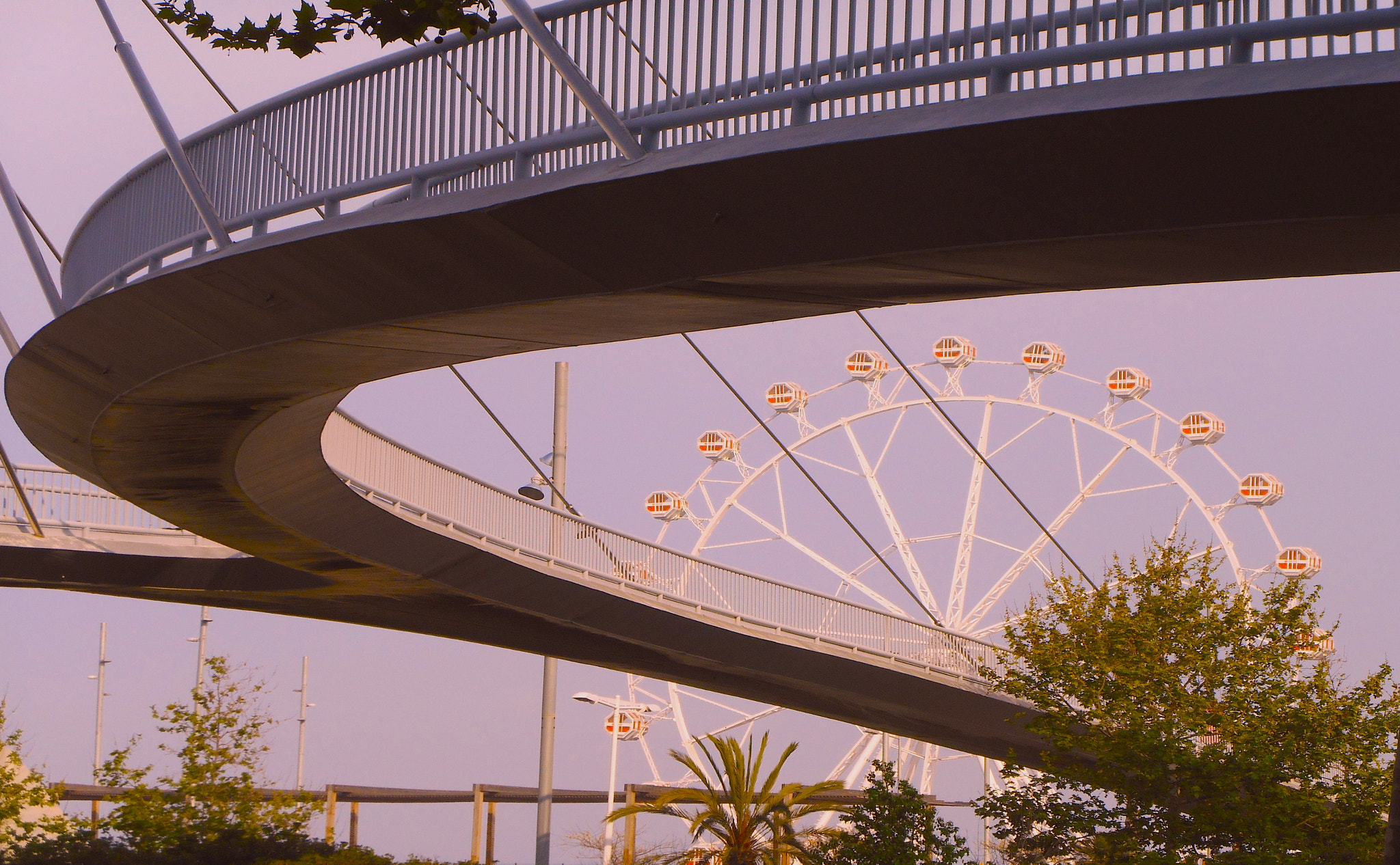 Nikon COOLPIX S3400 sample photo. Bridge and wheel photography