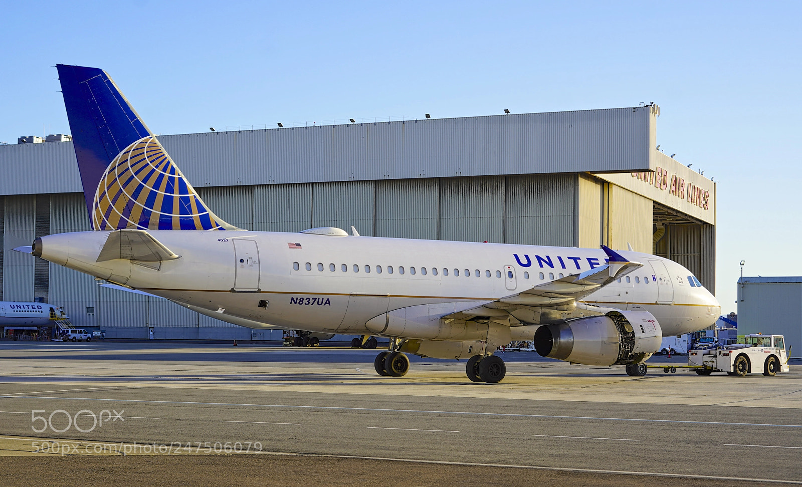 Sony a7R III sample photo. United airlines 2001 airbus photography