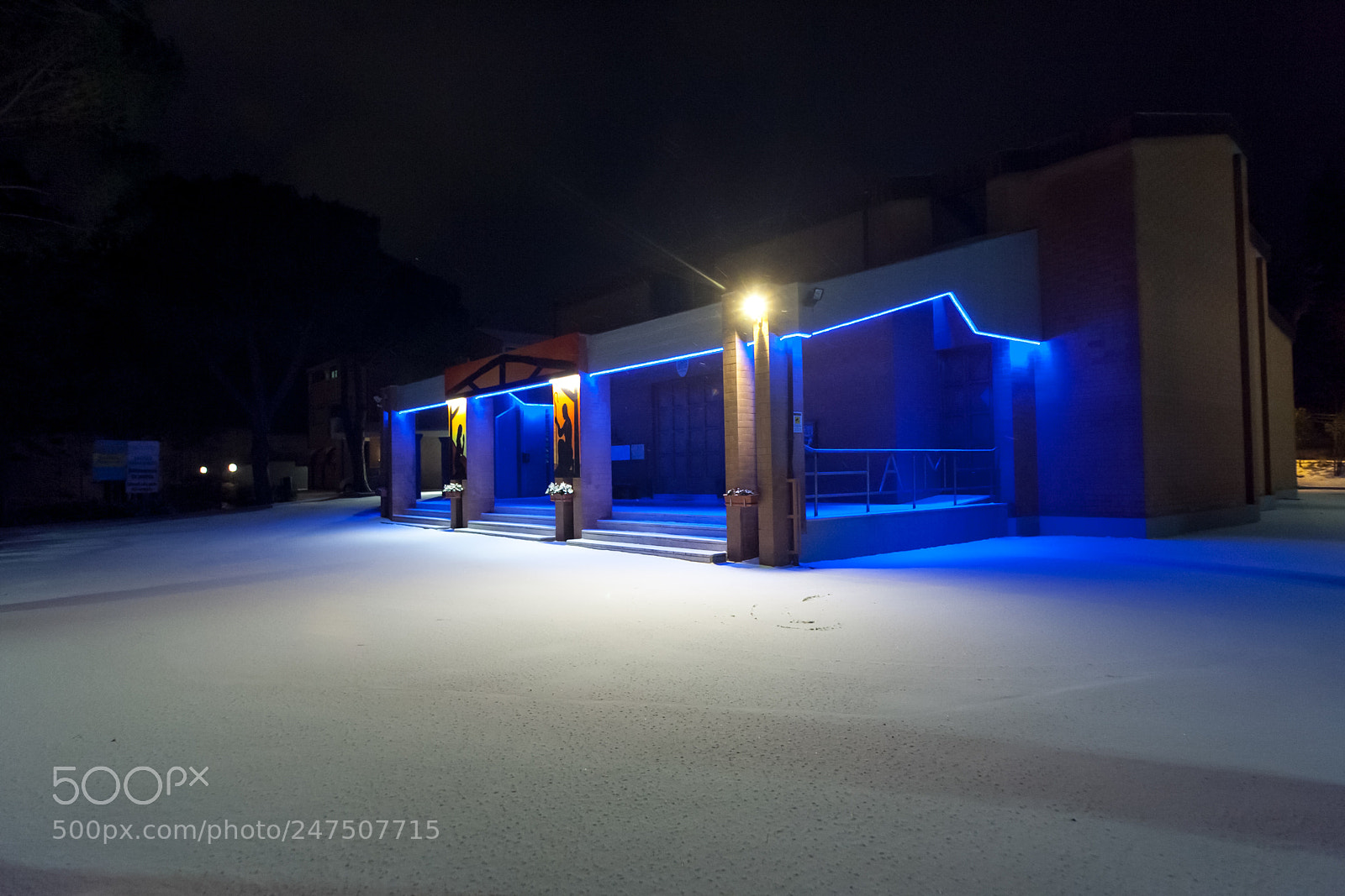 Canon EOS-1D Mark II sample photo. Blue church and snow:2 photography