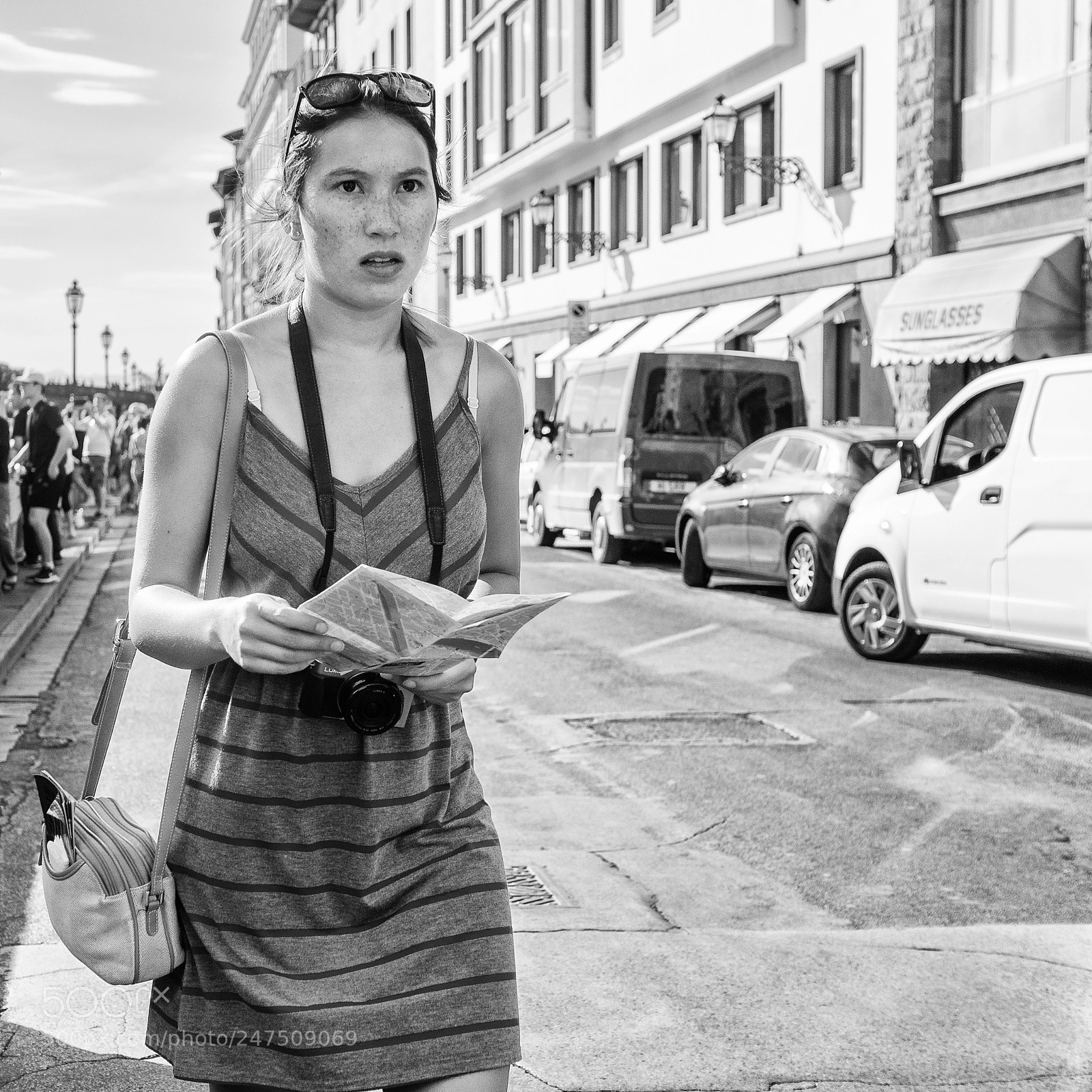 Olympus OM-D E-M5 sample photo. Looking for her way photography