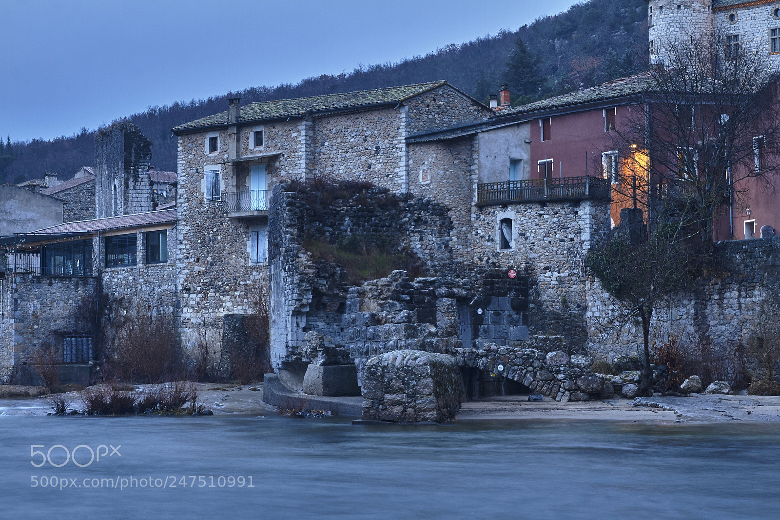 Canon EOS 7D sample photo. Old house, vogüé photography