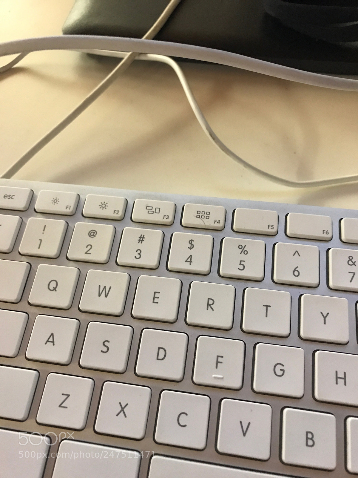 Apple iPhone 7 Plus sample photo. Keys photography