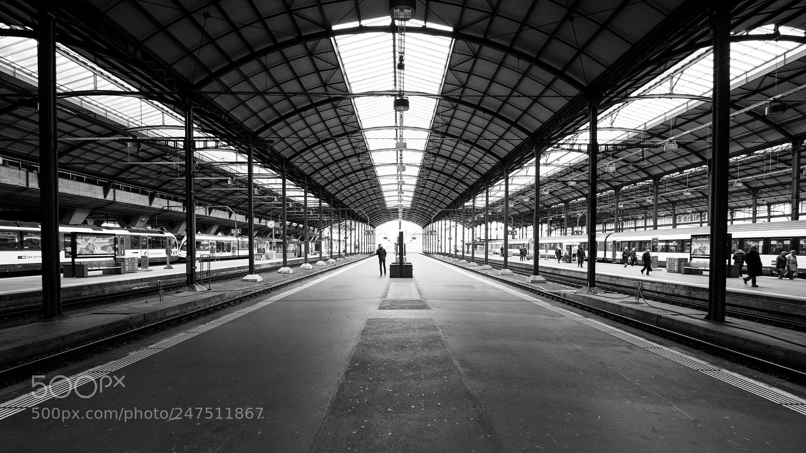 Nikon D7100 sample photo. Lucerne main station photography