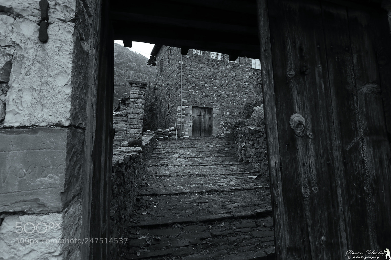 Canon EOS 760D (EOS Rebel T6s / EOS 8000D) sample photo. Stone cobbled streets1 tsepelovo photography