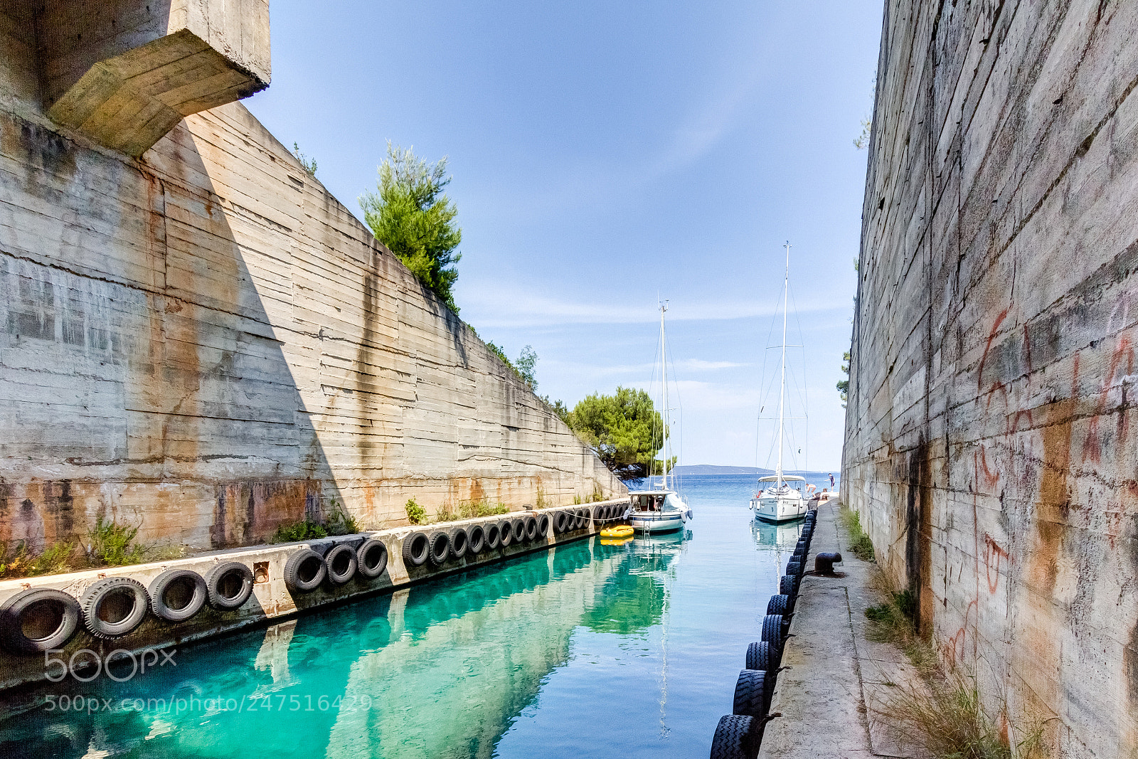 Canon EOS 7D sample photo. Concrete walls photography