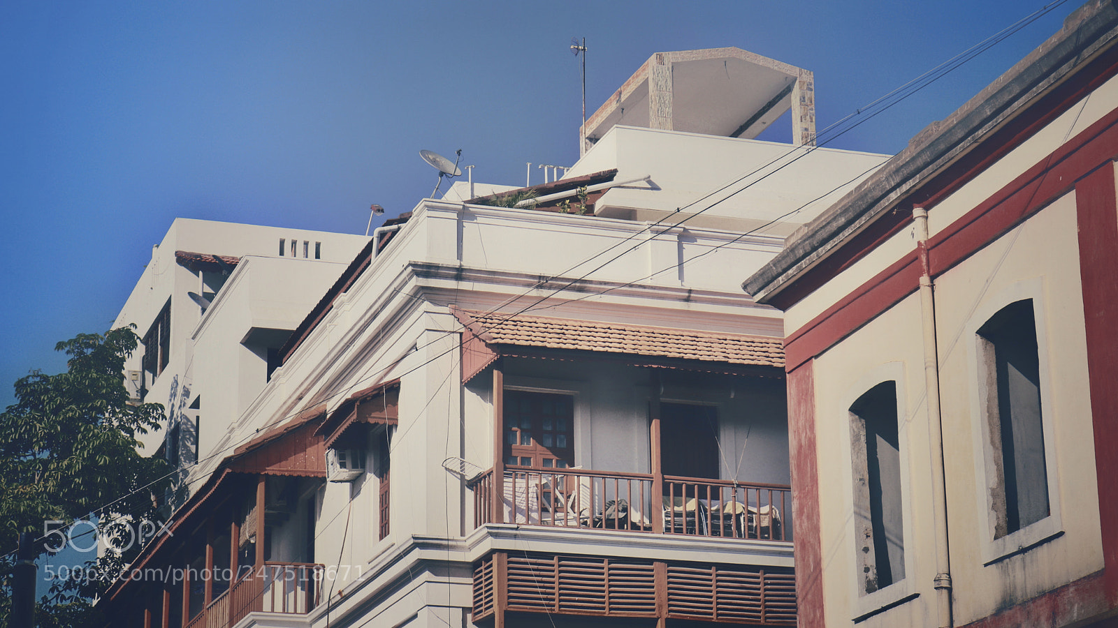 Canon EOS 80D sample photo. French colonial architecture photography