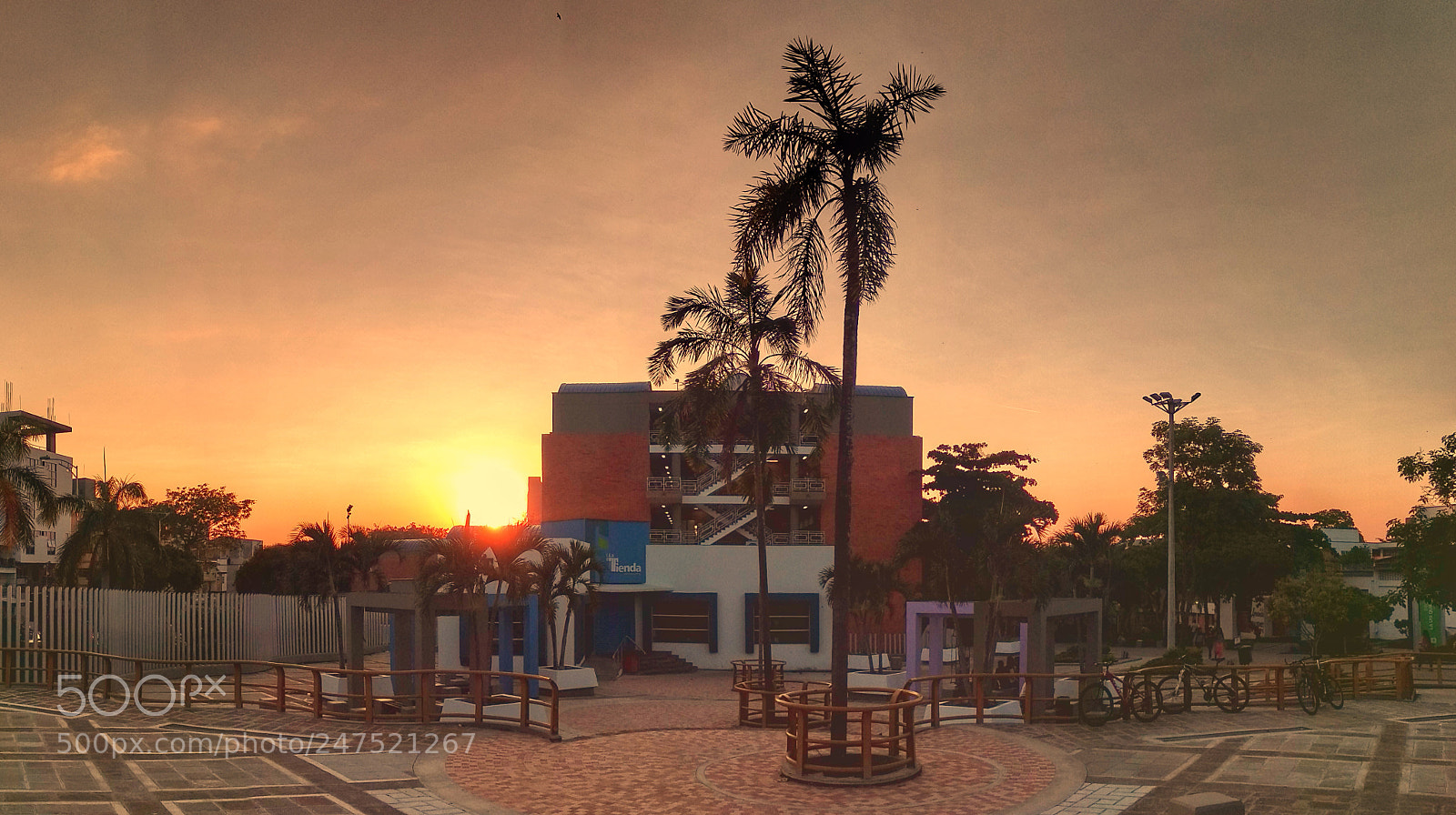 Xiaomi Mi A1 sample photo. Sunset on humanas building photography