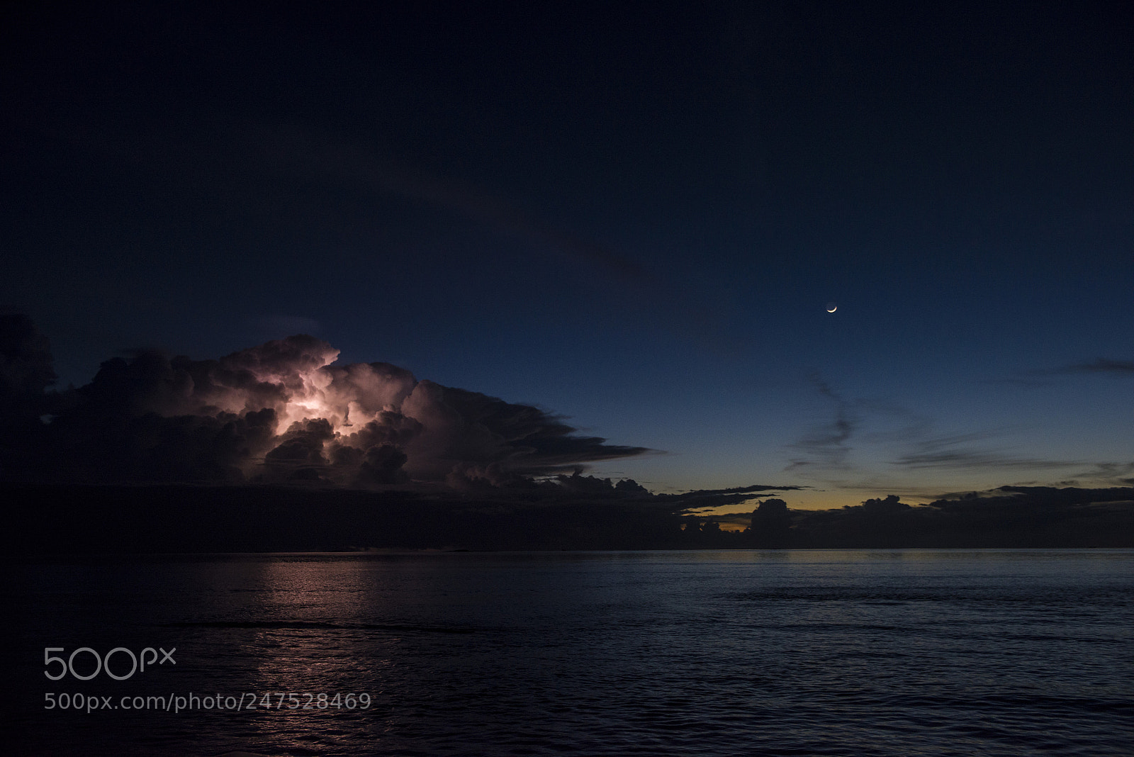 Nikon D810 sample photo. Moon and lightning at photography