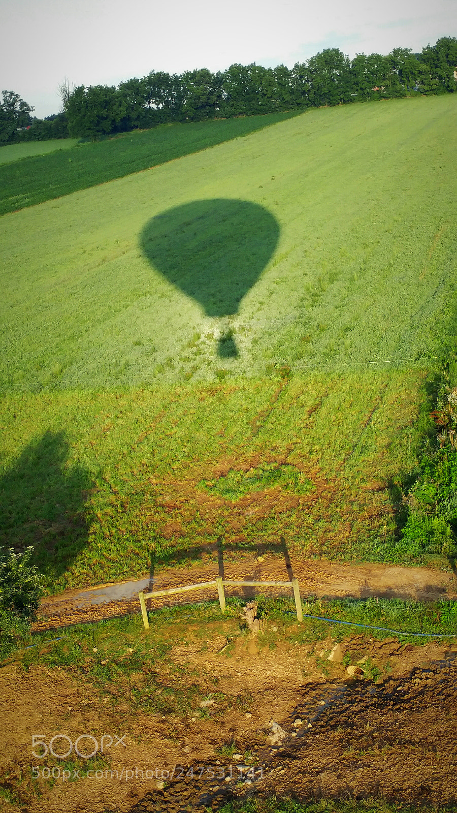 LG G5 sample photo. Hot air balloon shadow photography