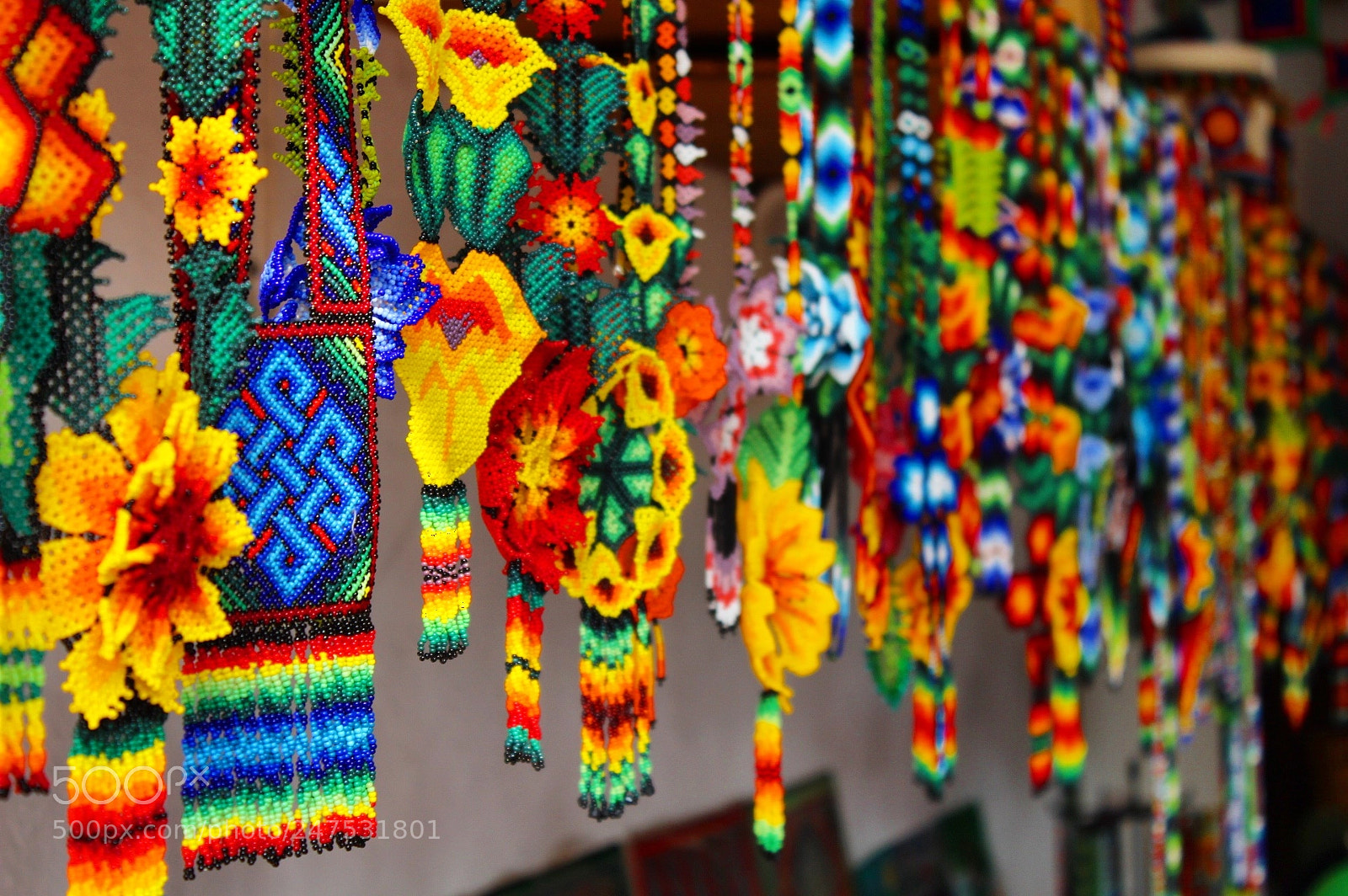 Canon EOS 1300D (EOS Rebel T6 / EOS Kiss X80) sample photo. This are handmade huichol photography