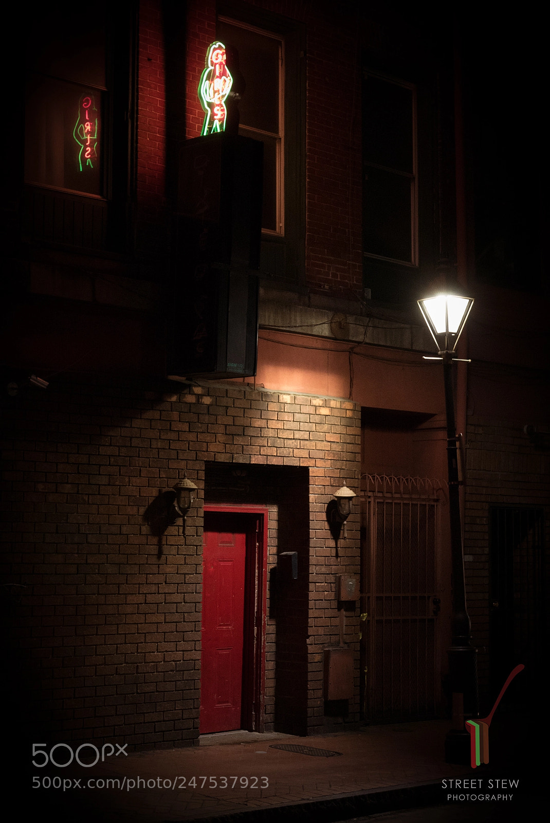 Panasonic Lumix DMC-LX100 sample photo. Behind the red door photography
