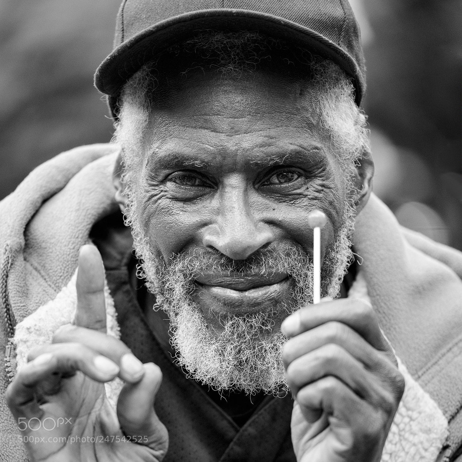 Fujifilm X-T1 sample photo. Homeless and the lollipop photography